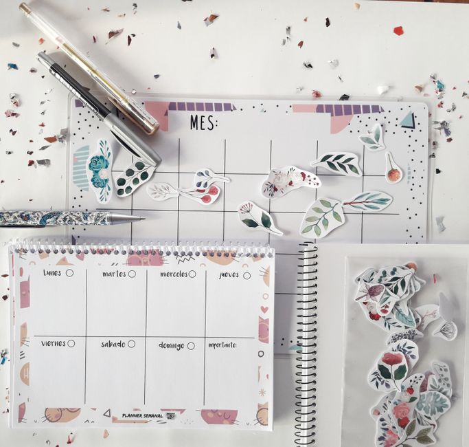 desk planning lifestyle photo 1