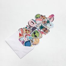 Craft paper stickers, photo by Florencia Ceruti on Pexels