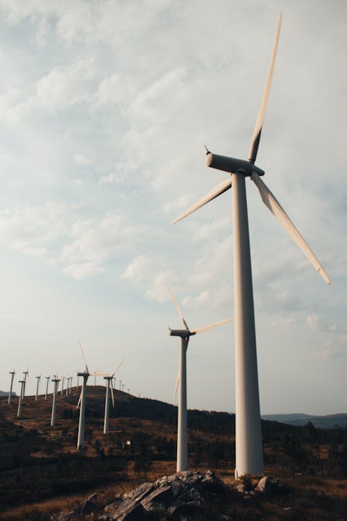 gratis Windturbines Op De Berg Stockfoto