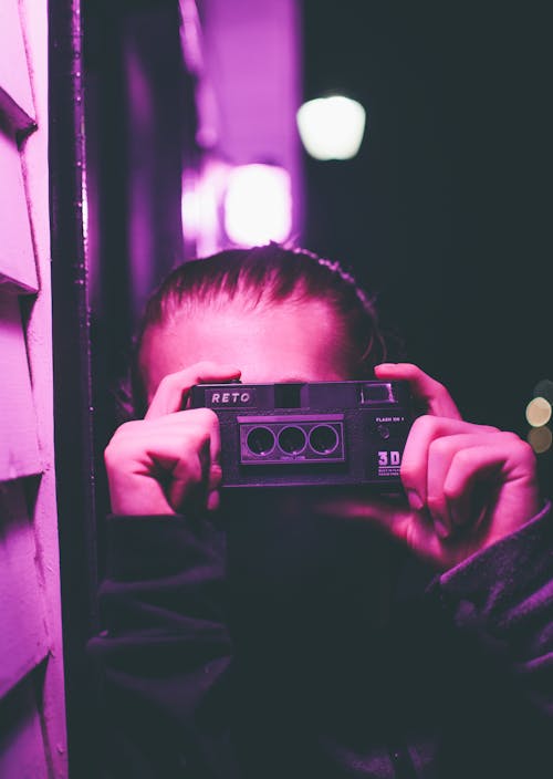Безкоштовне стокове фото на тему «35-мм плівка, жінка, камера»
