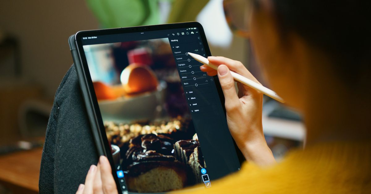 Detailed Best Time-Tracking Apps For Freelance Graphic Designers breakdown with pricing and specifications