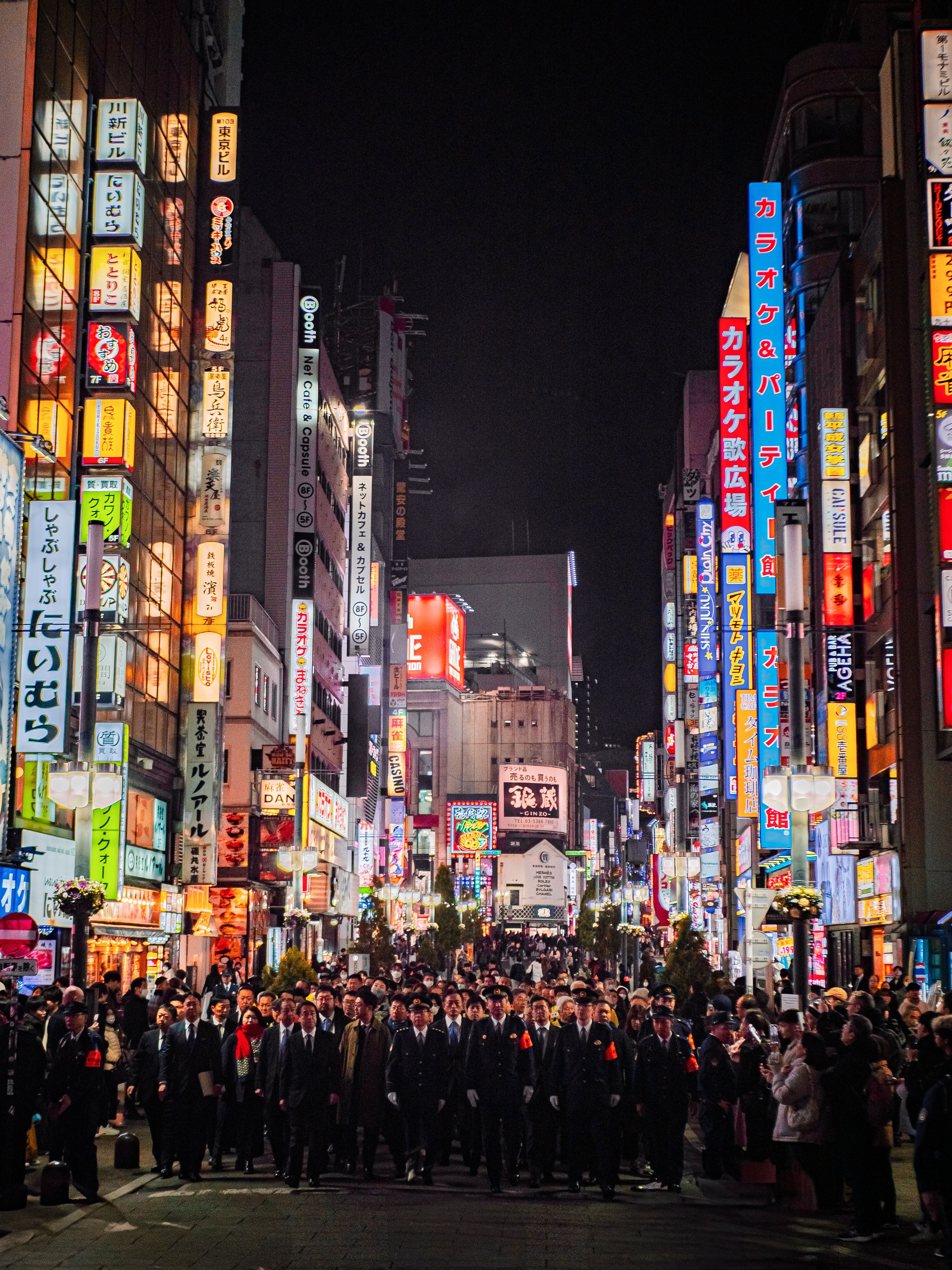 Vibrant Nightlife in Tokyo's Bustling Streets · Free Stock Photo