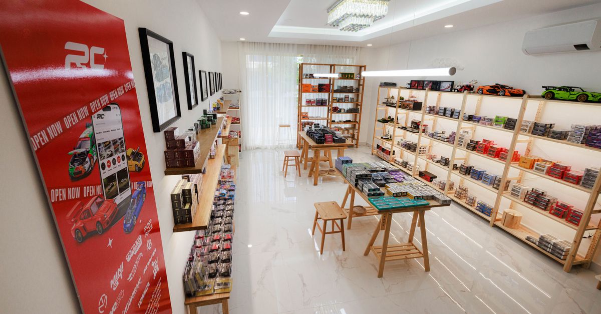 Model Car Store Model Car Store Interior in Phnom Penh · Free Stock Photo
