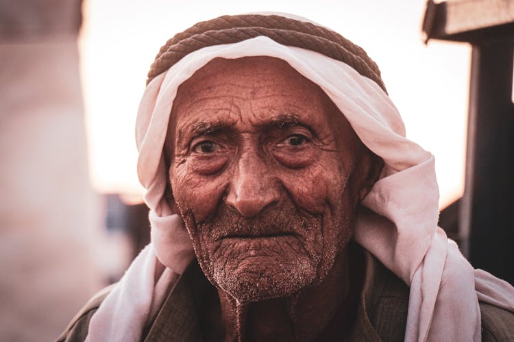 Man Wearing Keffiyeh With Agal