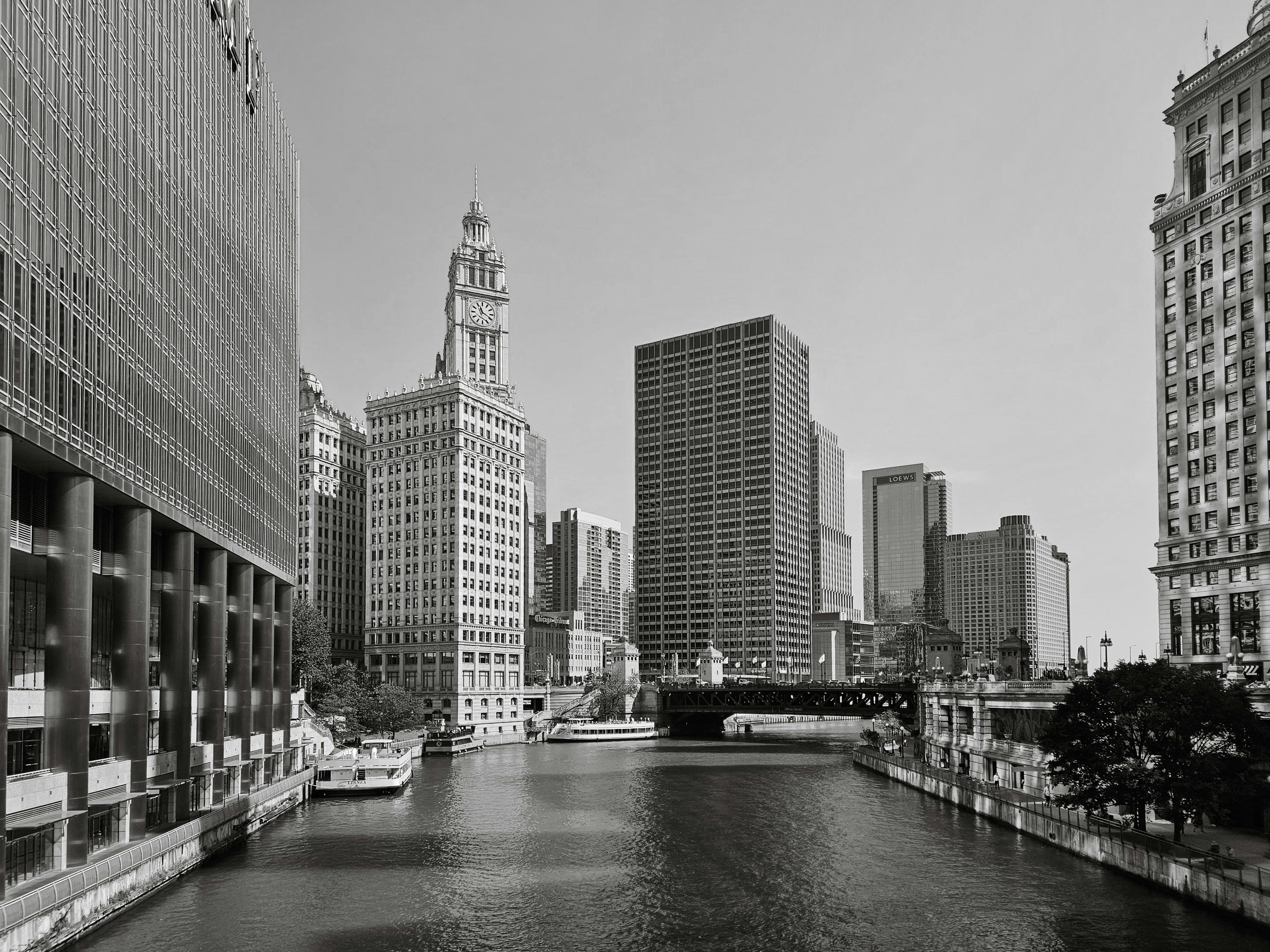 Legal providers try to ‘bridge the gap,’ touting the benefits of counsel for immigrants fighting removal - Chicago Tribune — 