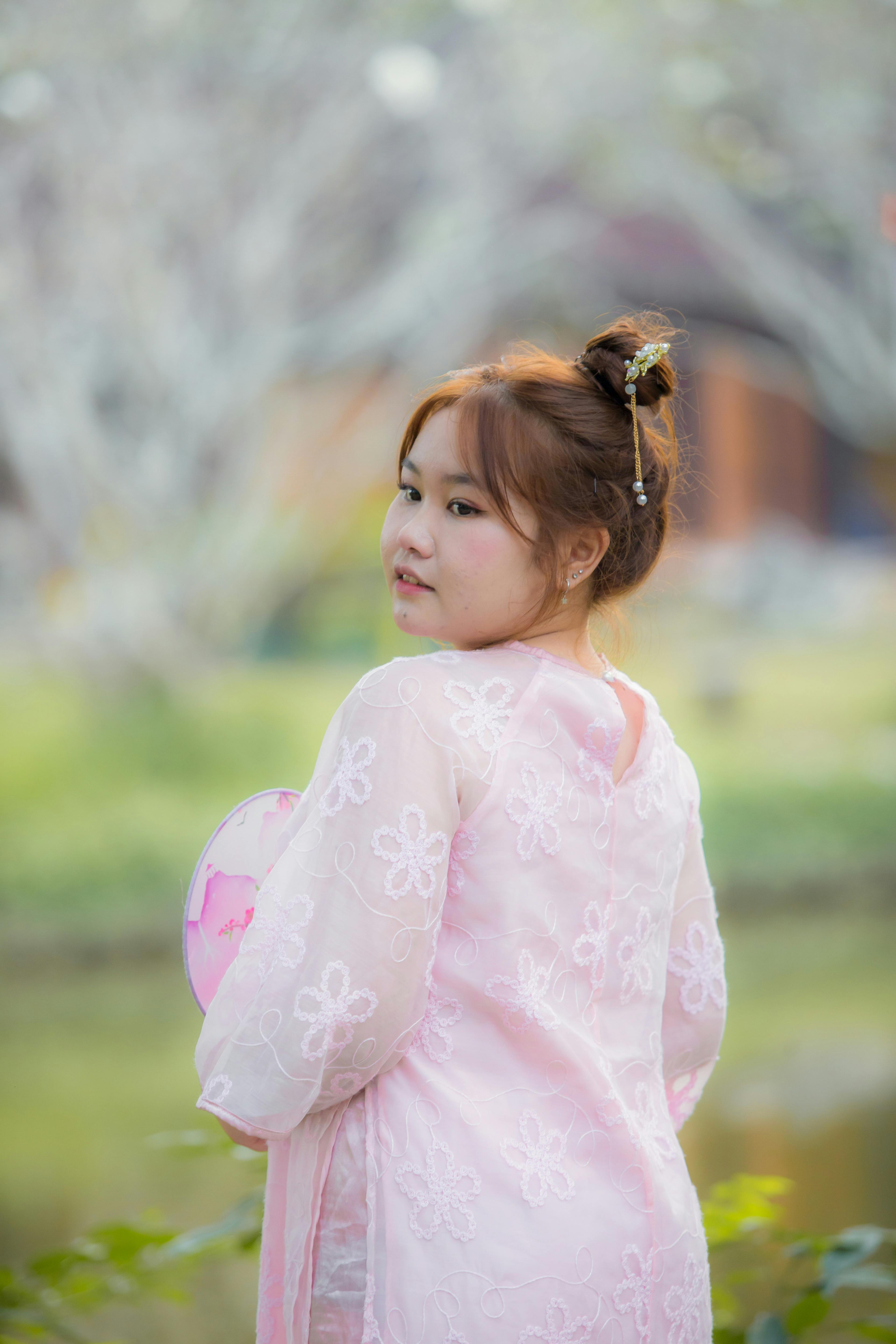 Gái xinh thủvdaam - Những góc nhìn đa chiều về nội dung gây tranh cãi trên mạng xã hội