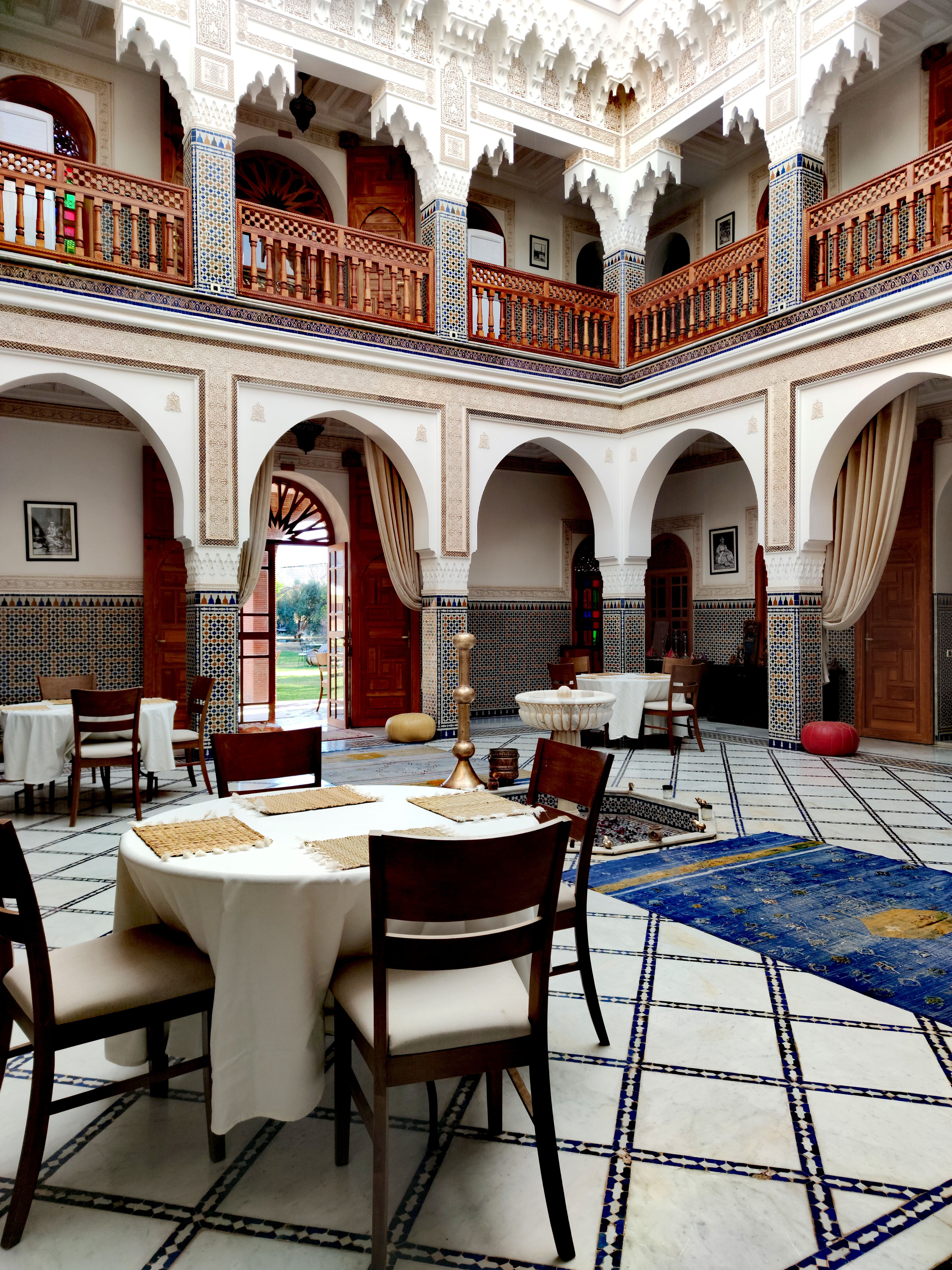 Elegant Moroccan Interior of Lavish Dining Hall · Free Stock Photo