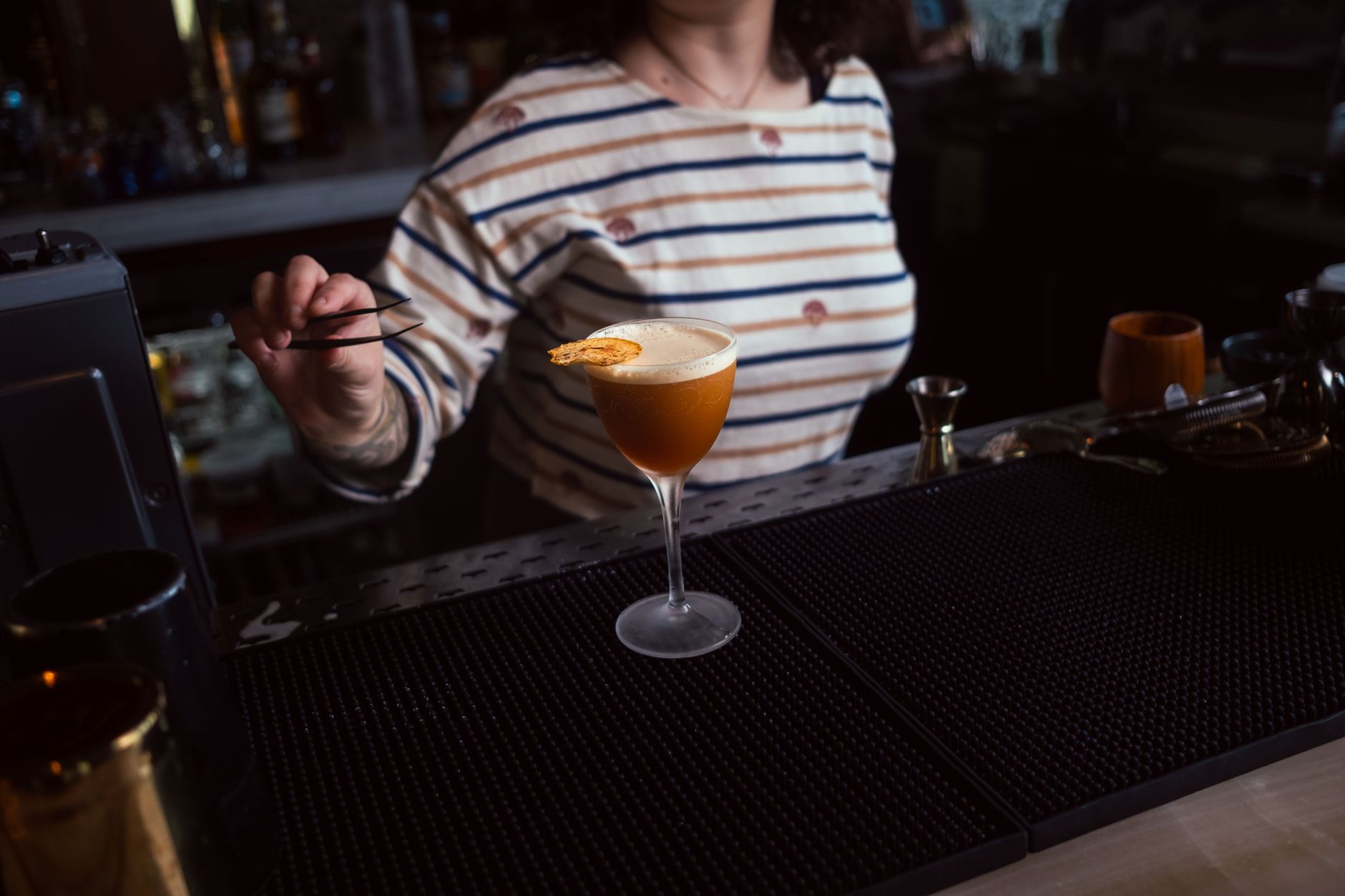 The Premium Spirits Pivot How Moderation and Bold Flavors Are Reshaping Beverage Economics