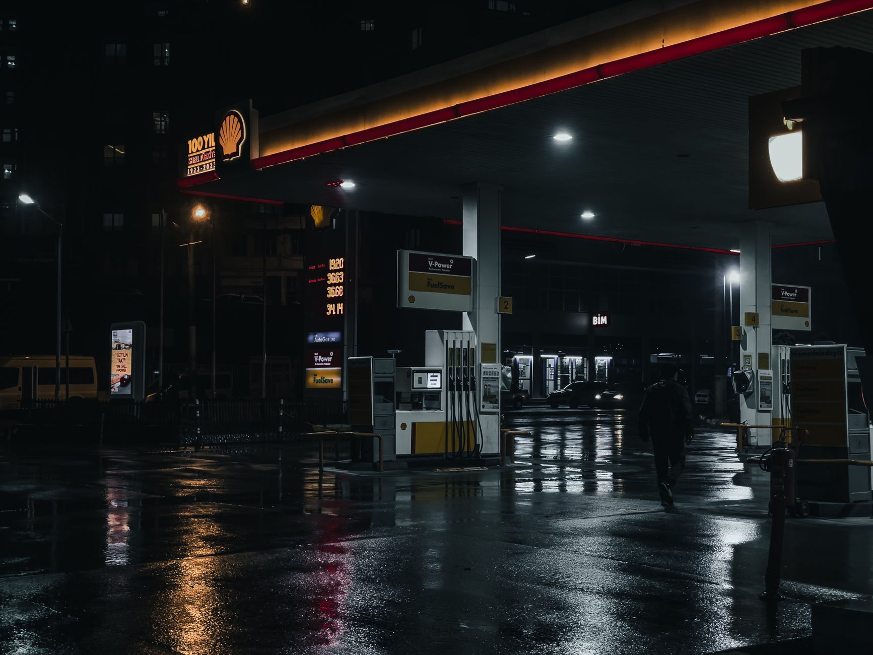Shell (SHEL) CEO Predicts Higher Oil Prices Amid Middle East Conflict