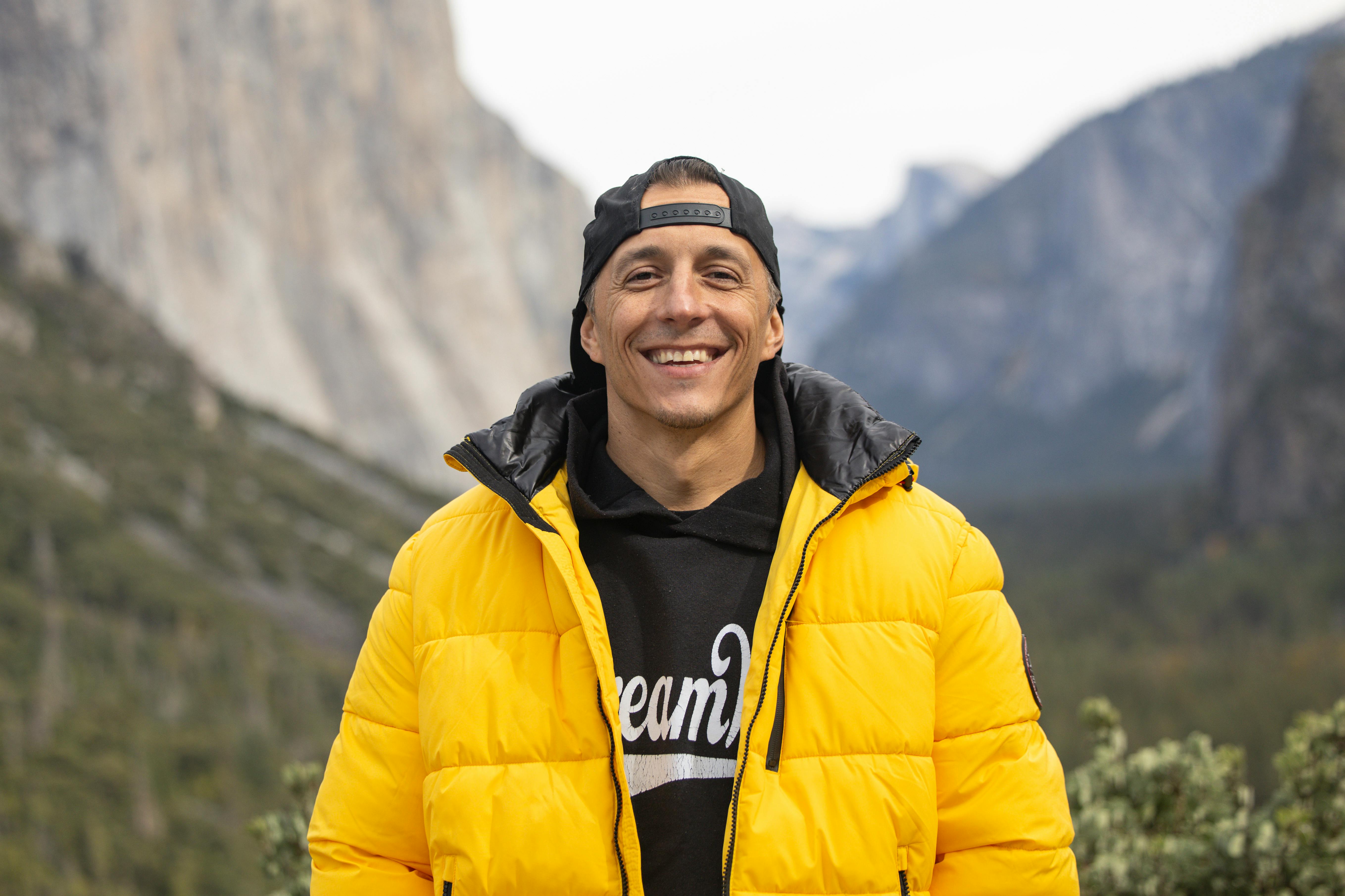 Nick DiGiovanni Drops Massive Kitchen Hacks Video - US Fans Are Obsessed — Photo by Stephen Leonardi on Pexels
