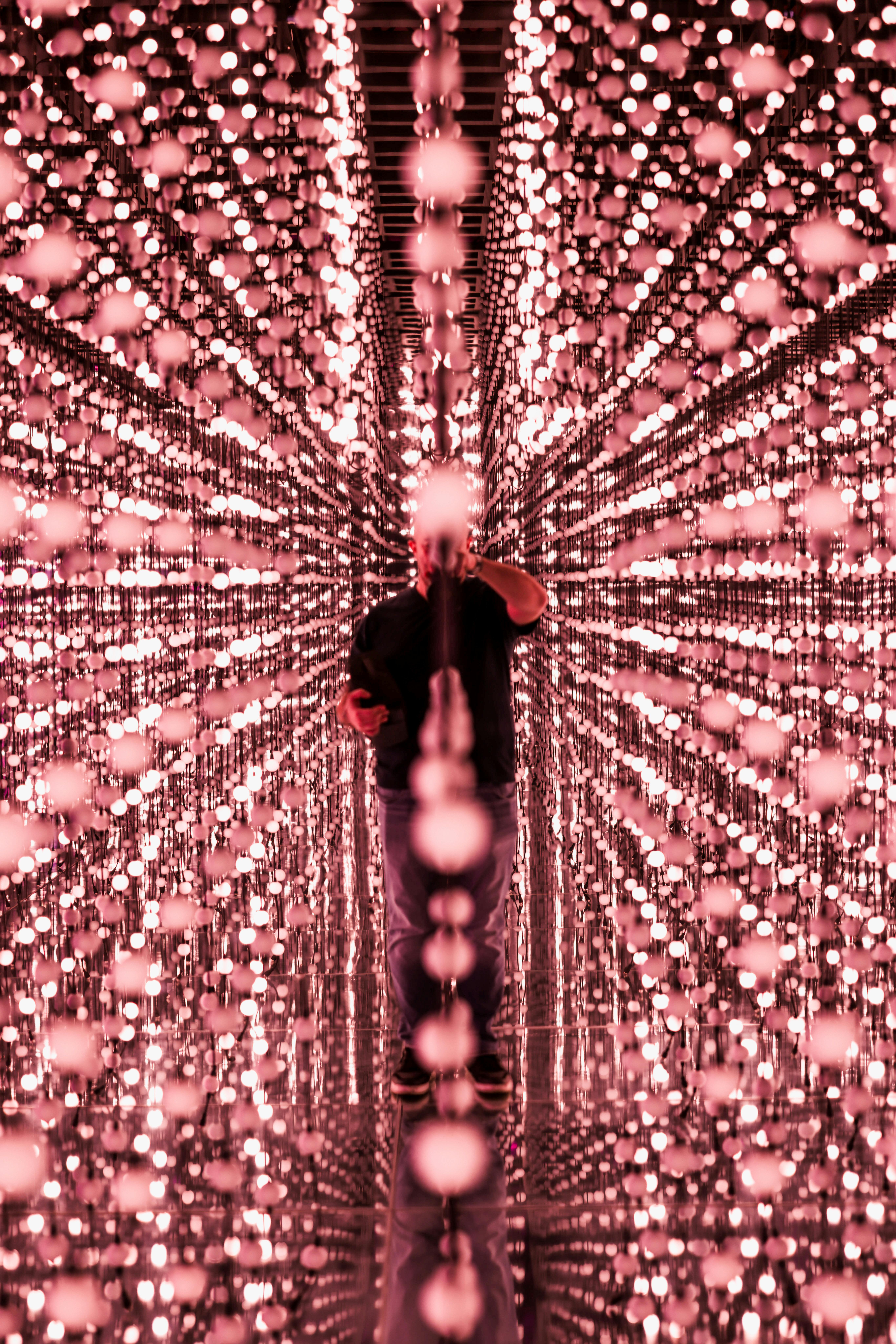 Immersive light rooms