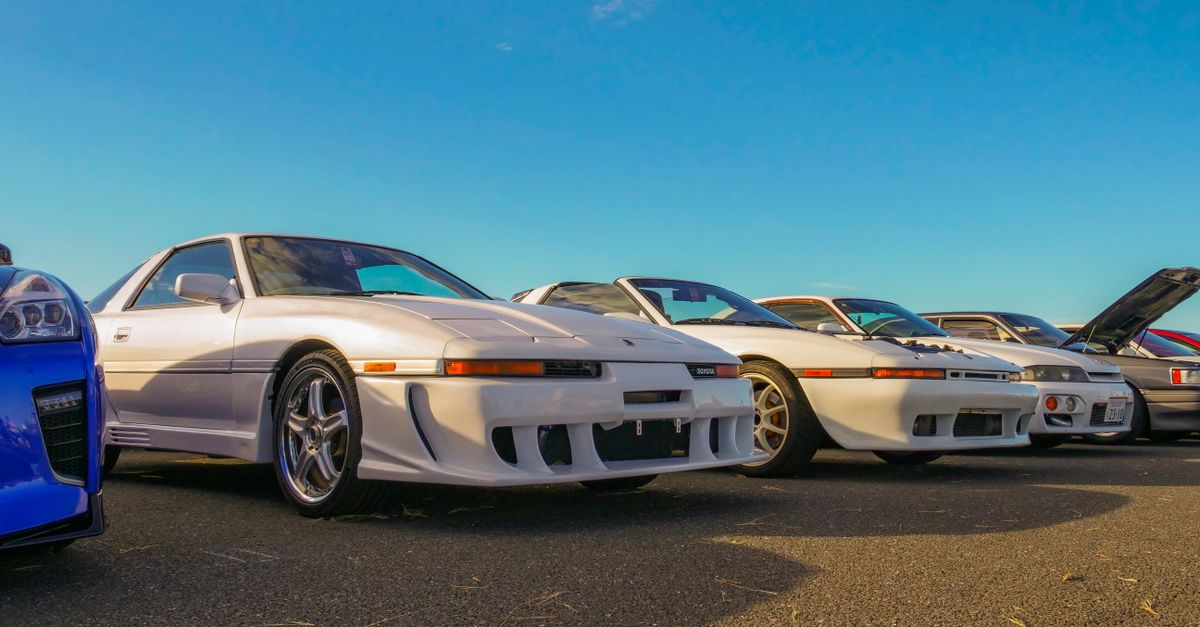 Lineup of Classic JDM Cars at Outdoor Car Meet · Free Stock Photo