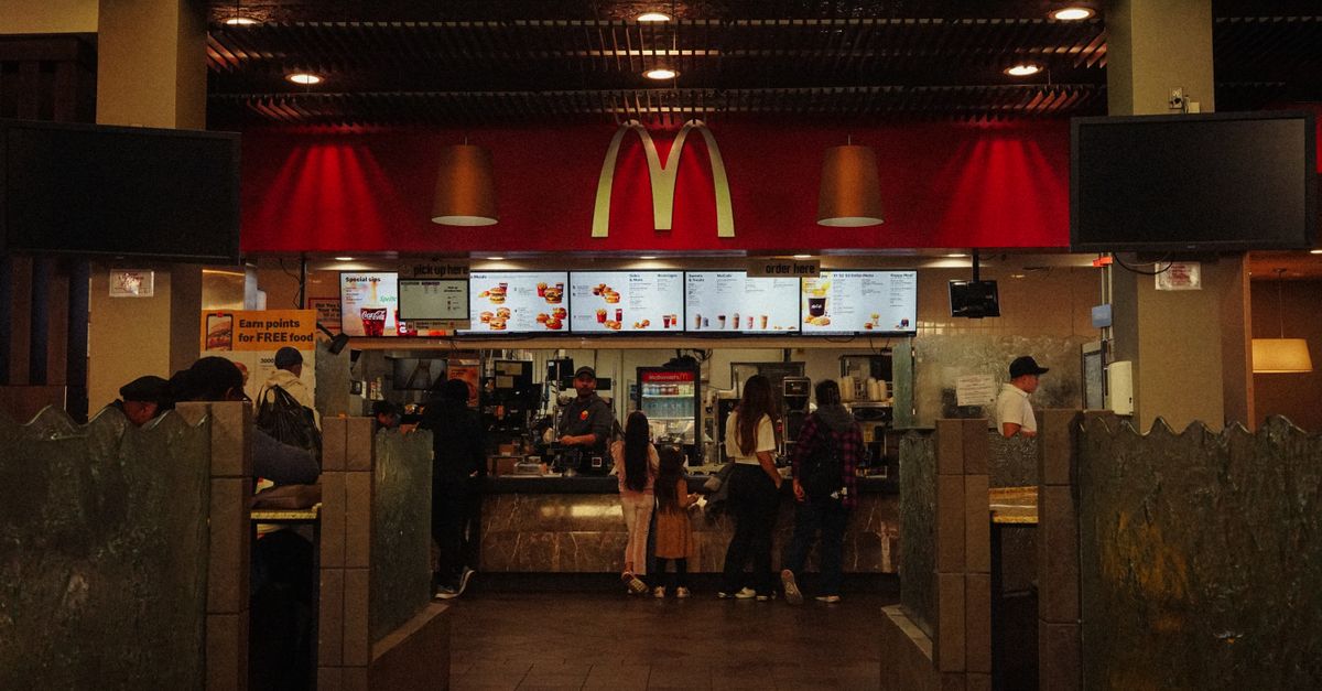How Much Time Can Order Tracking Software Save a Small Ecommerce Team?