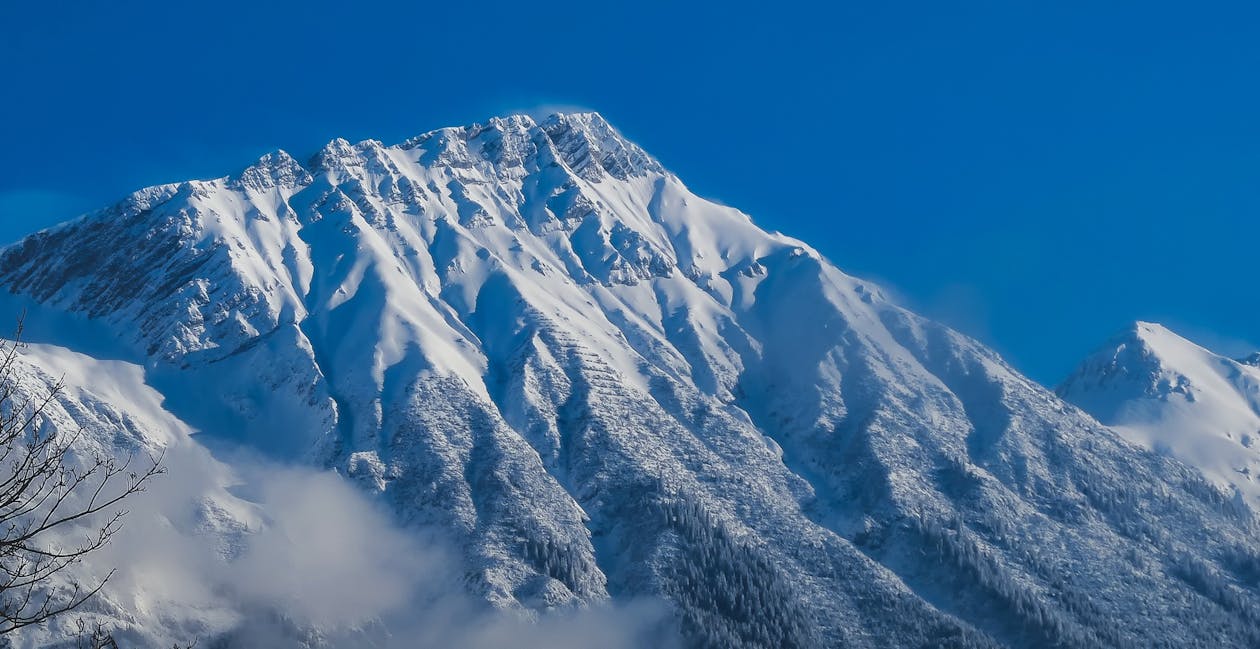 Gratis lagerfoto af bjerg, bjergtinde, forkølelse Lagerfoto