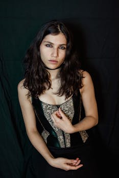 Gothic-style portrait of a young woman in Madrid, showcasing emotional depth and dark aesthetics.