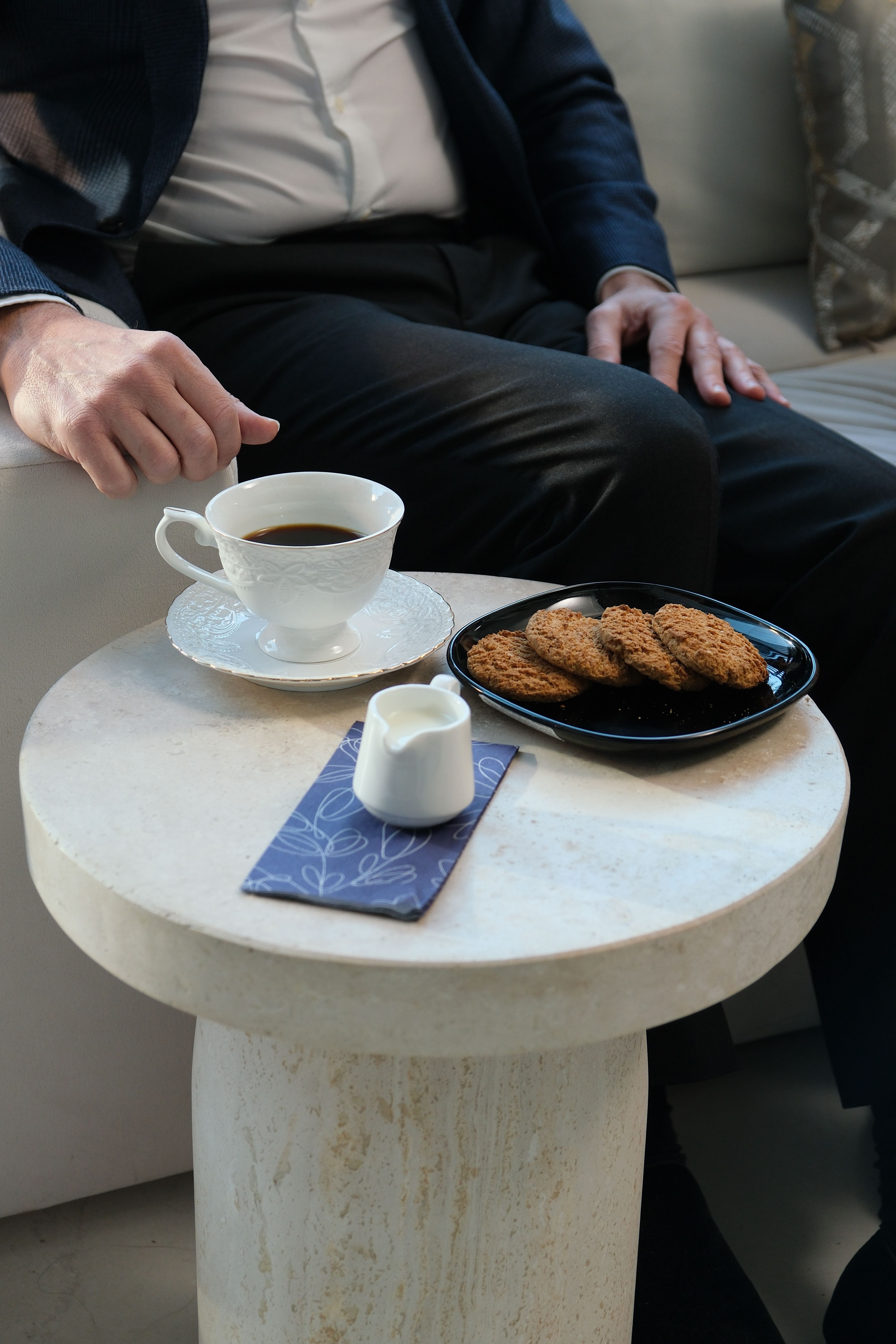 Coffee break básico con café y galletas