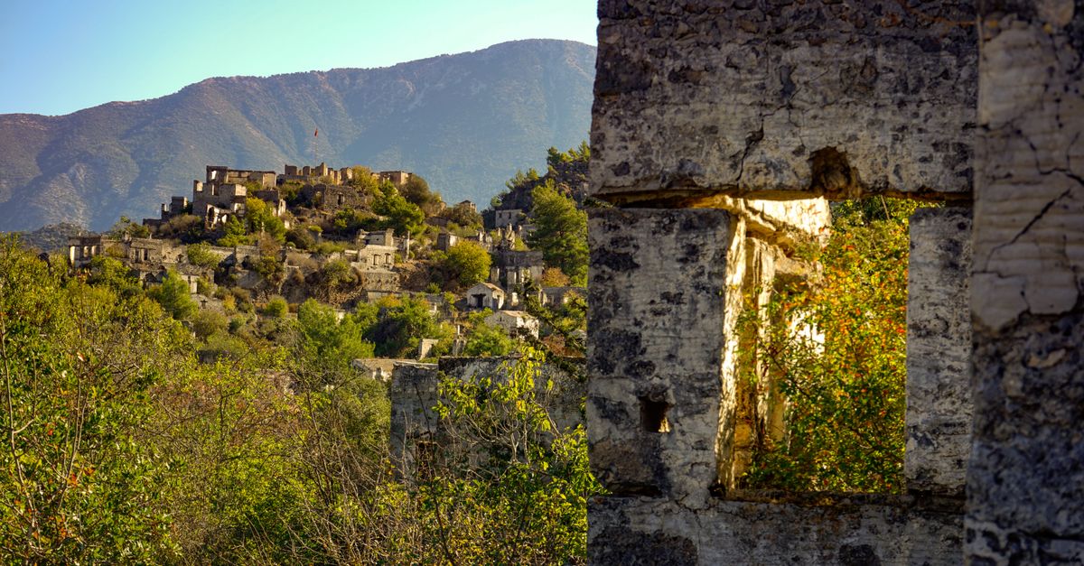 Les itinéraires insolites pour explorer les villages abandonnés