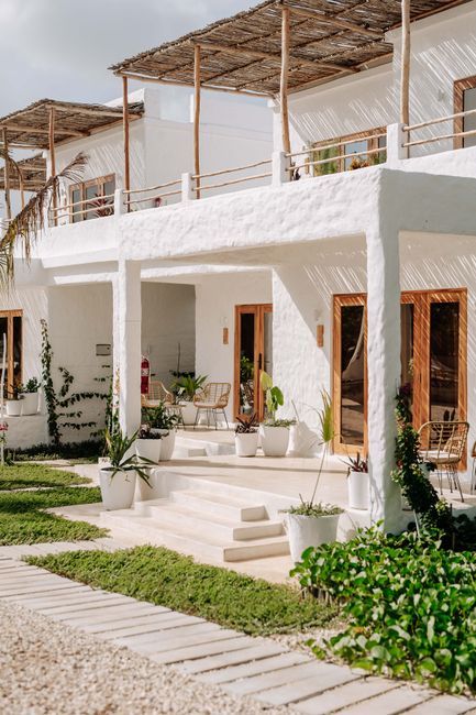 Accommodation Options: From Budget-Friendly to Luxury Retreats Accommodation Options: From Budget-Friendly to Luxury Retreats