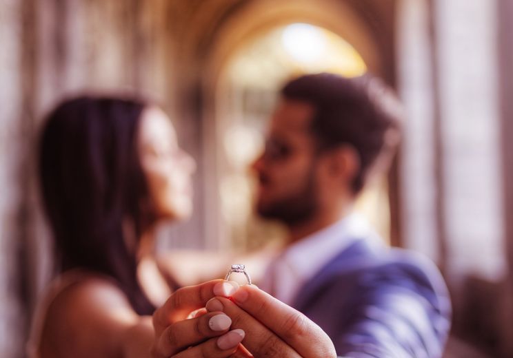 red flags online dating profile warning signs