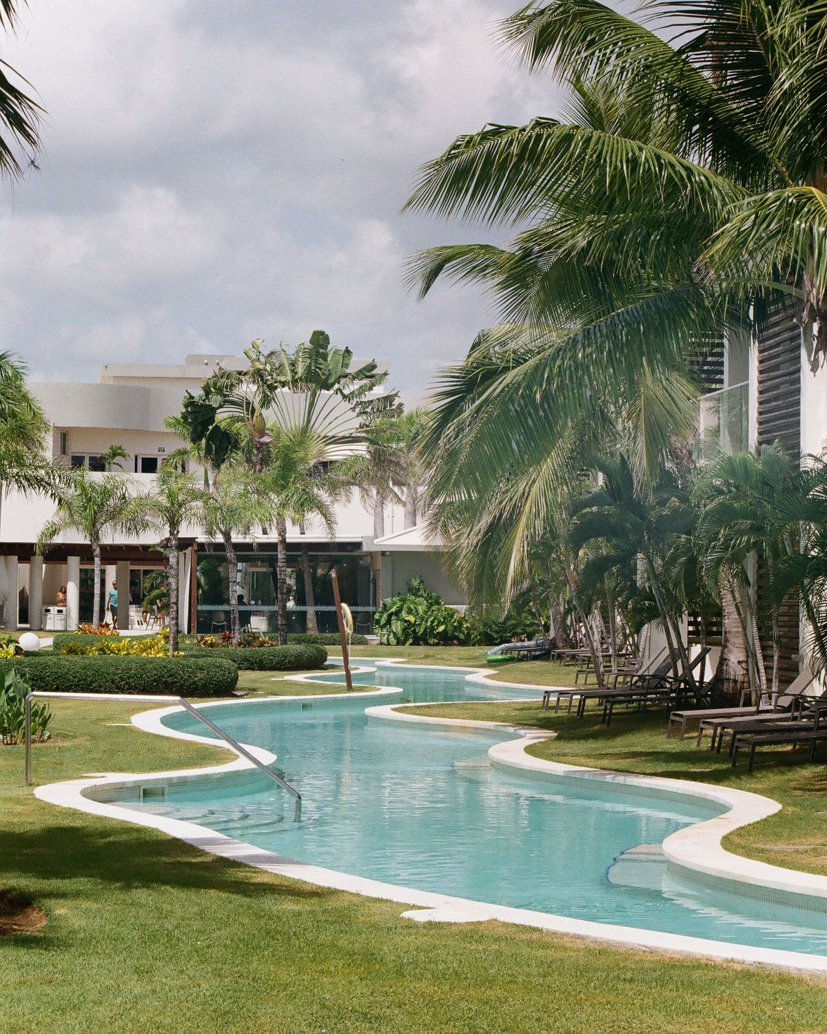 Sri Lanka tropical stay