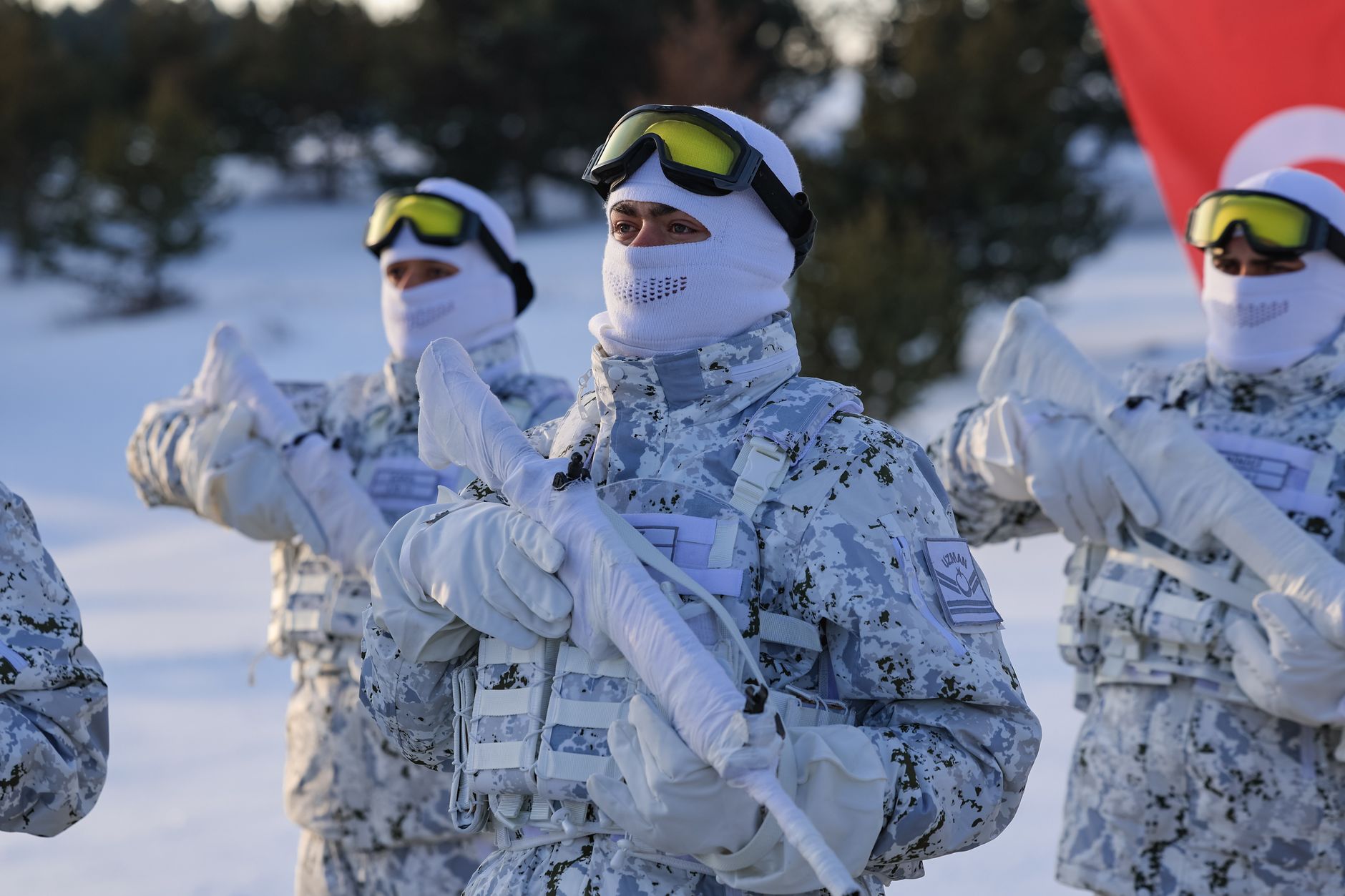 Soldiers in white camouflage during winter training in Kars, Türkiye.