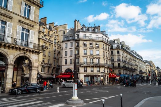 Marais hidden-courtyard walking tour — Paris