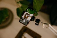 Smartphone on Mount Captures Artistic Setup