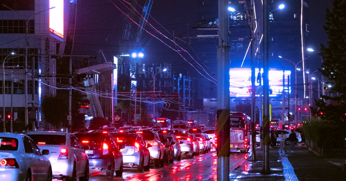 Waymo 牽手 Waze:自駕車隊路況數據進入城市路網,2026 智慧交通會變得更「可預測」而不是更「擁堵」 Waymo 牽手 Waze:自駕車隊路況數據進入城市路網,2026 智慧交通會變得更「可預測」而不是更「擁堵」