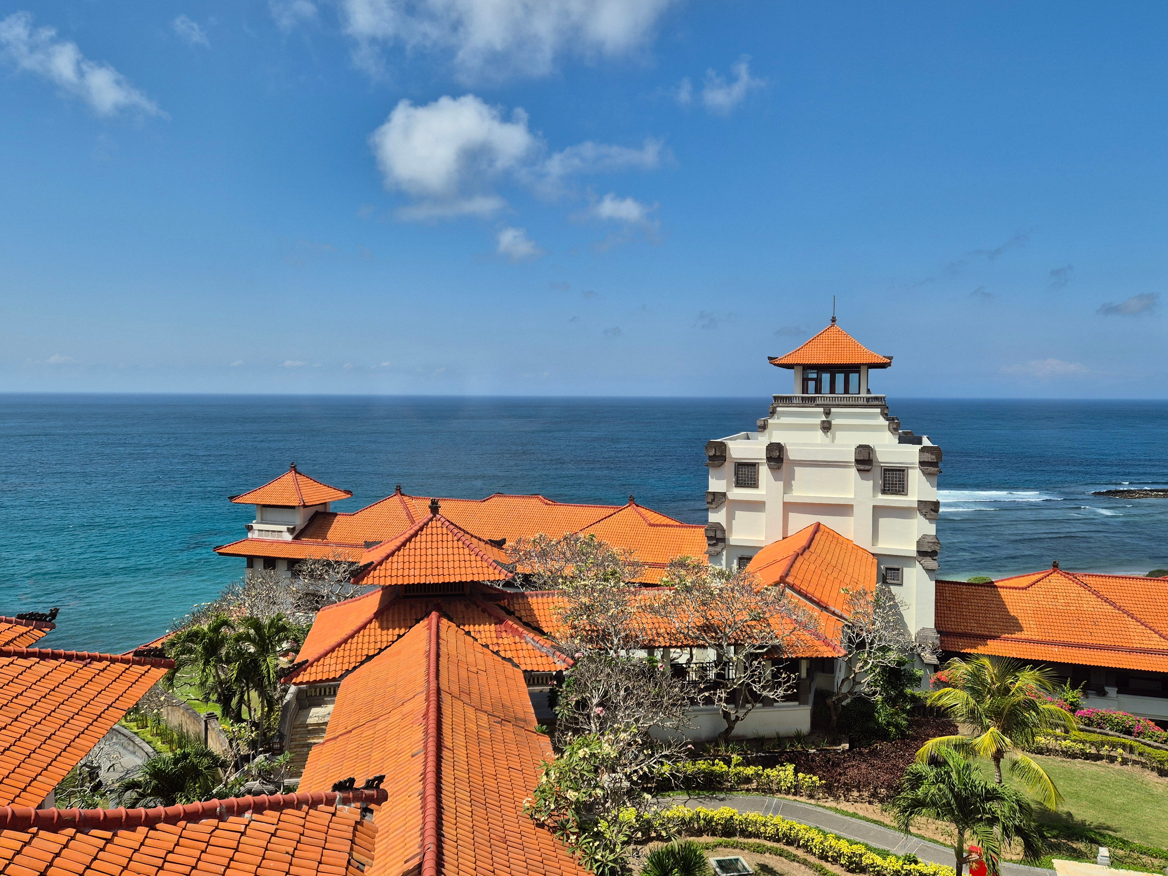 Scenic Bali resort overlooking the blue ocean