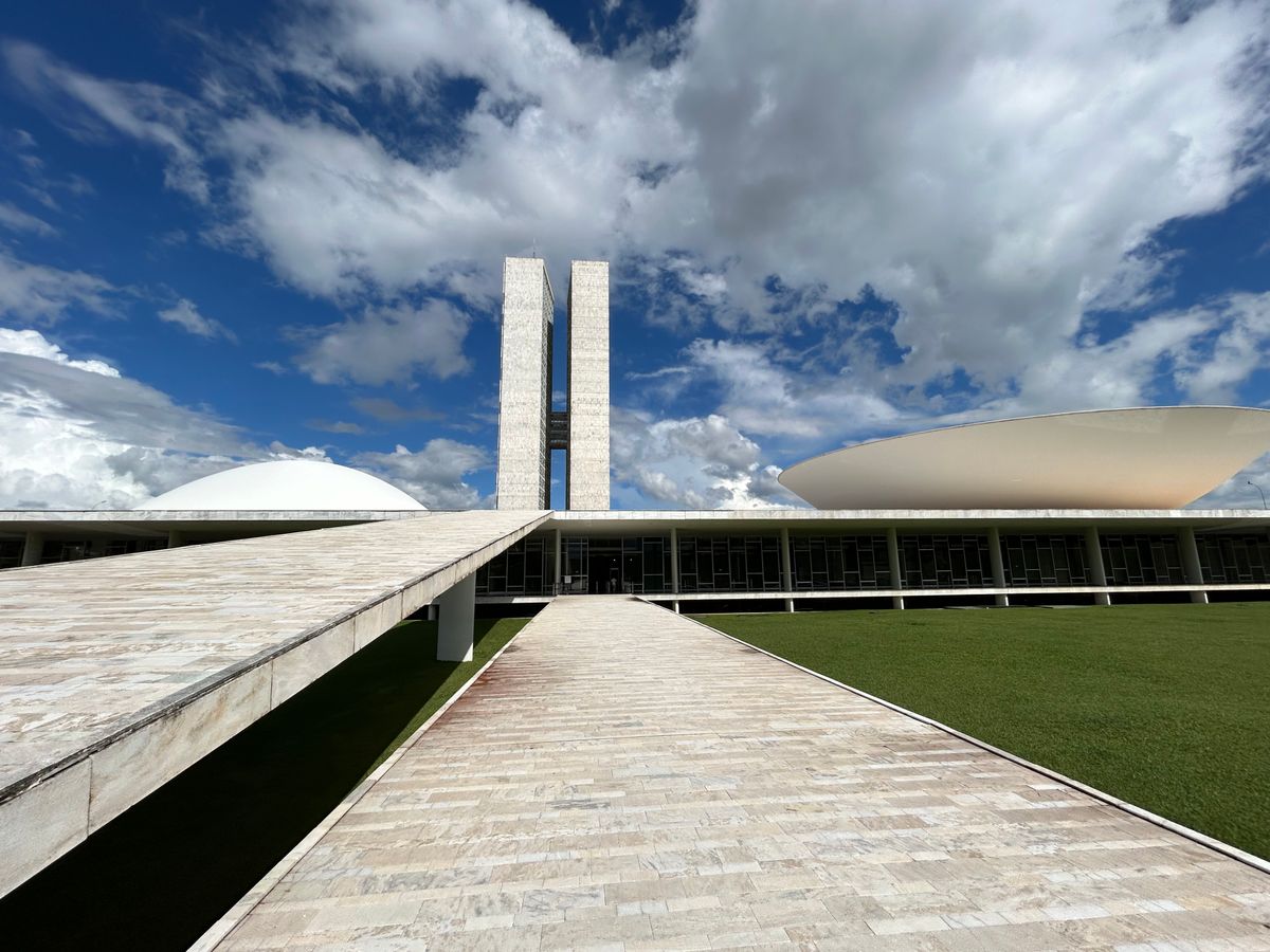 Nova Lei de Licitações: avanços, desafios de implementação e os dilemas da governança pública em 2026