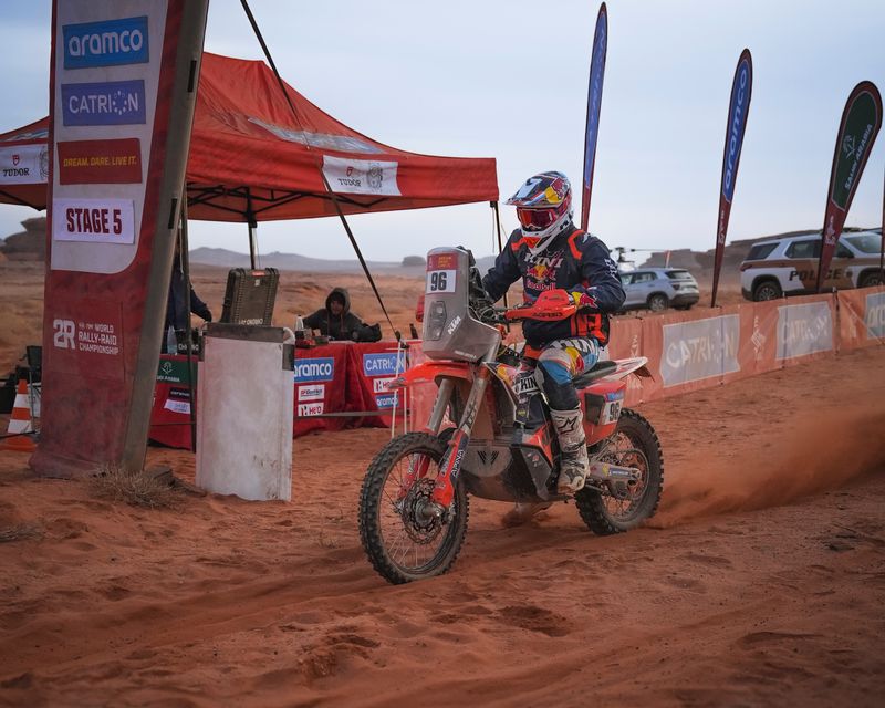 Moto rallye désert