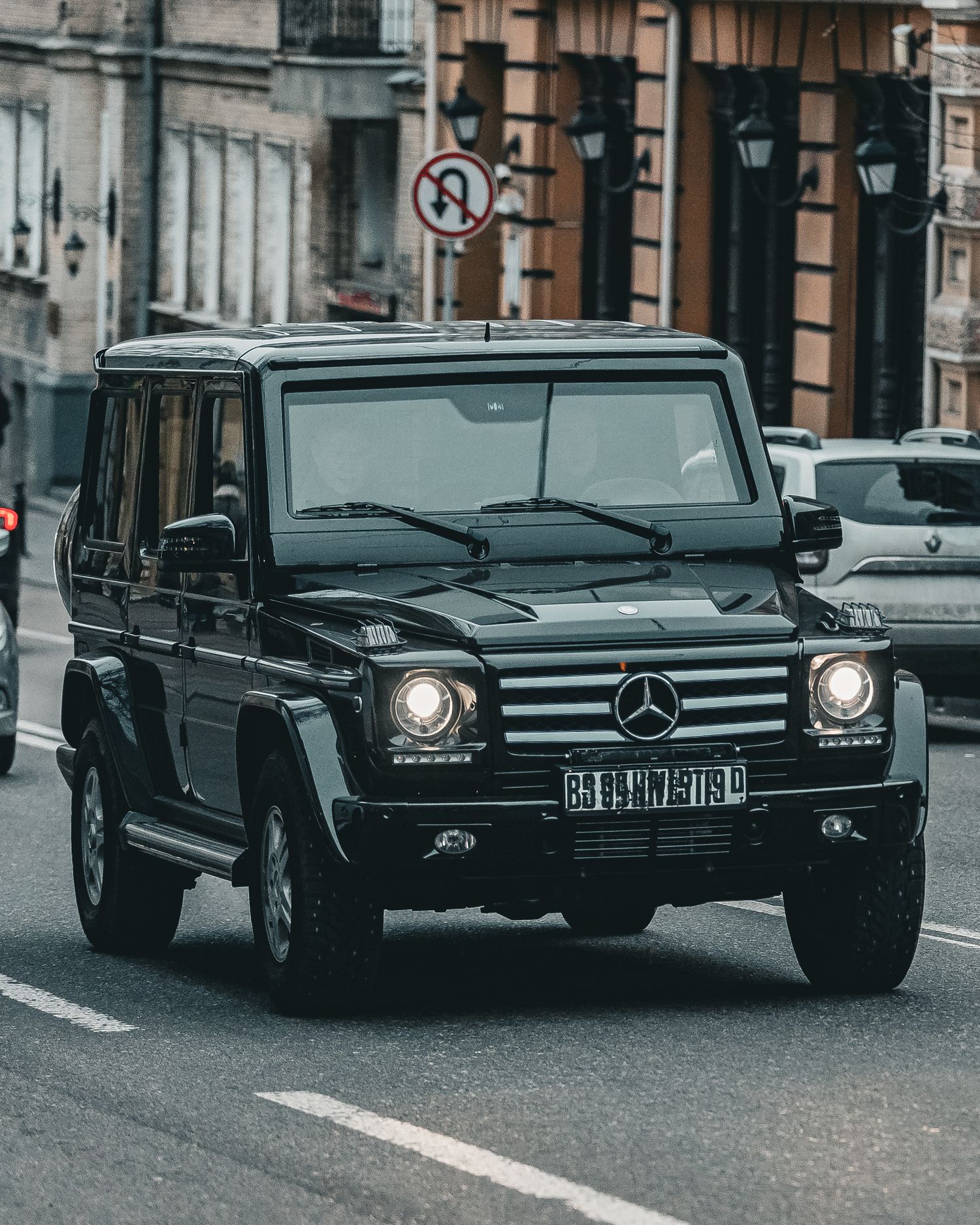 سيارة SUV فاخرة لخدمة ليموزين مطار العلمين والساحل الشمالي