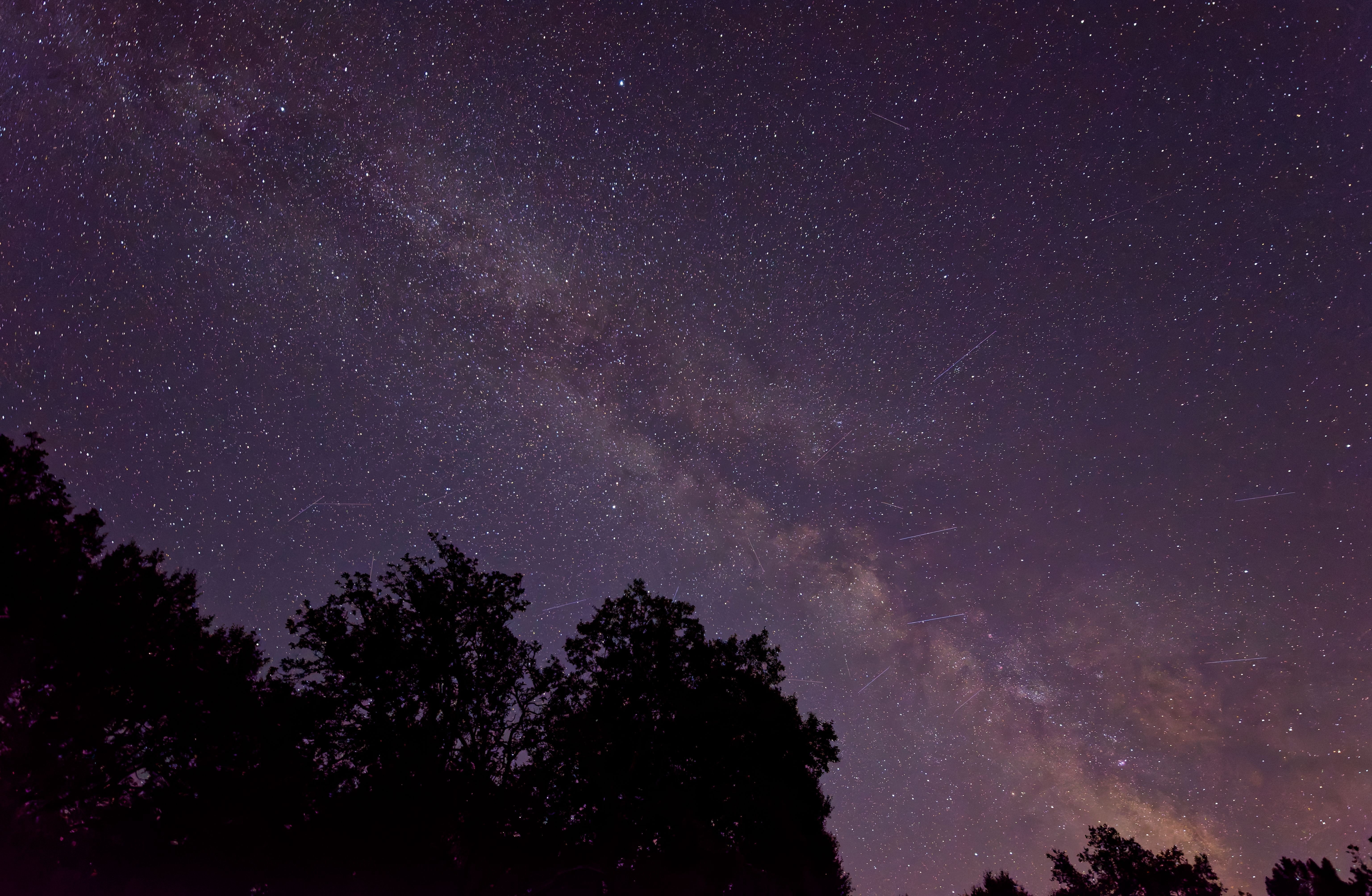 Stunning View of Milky Way Galaxy with Stars · Free Stock Photo