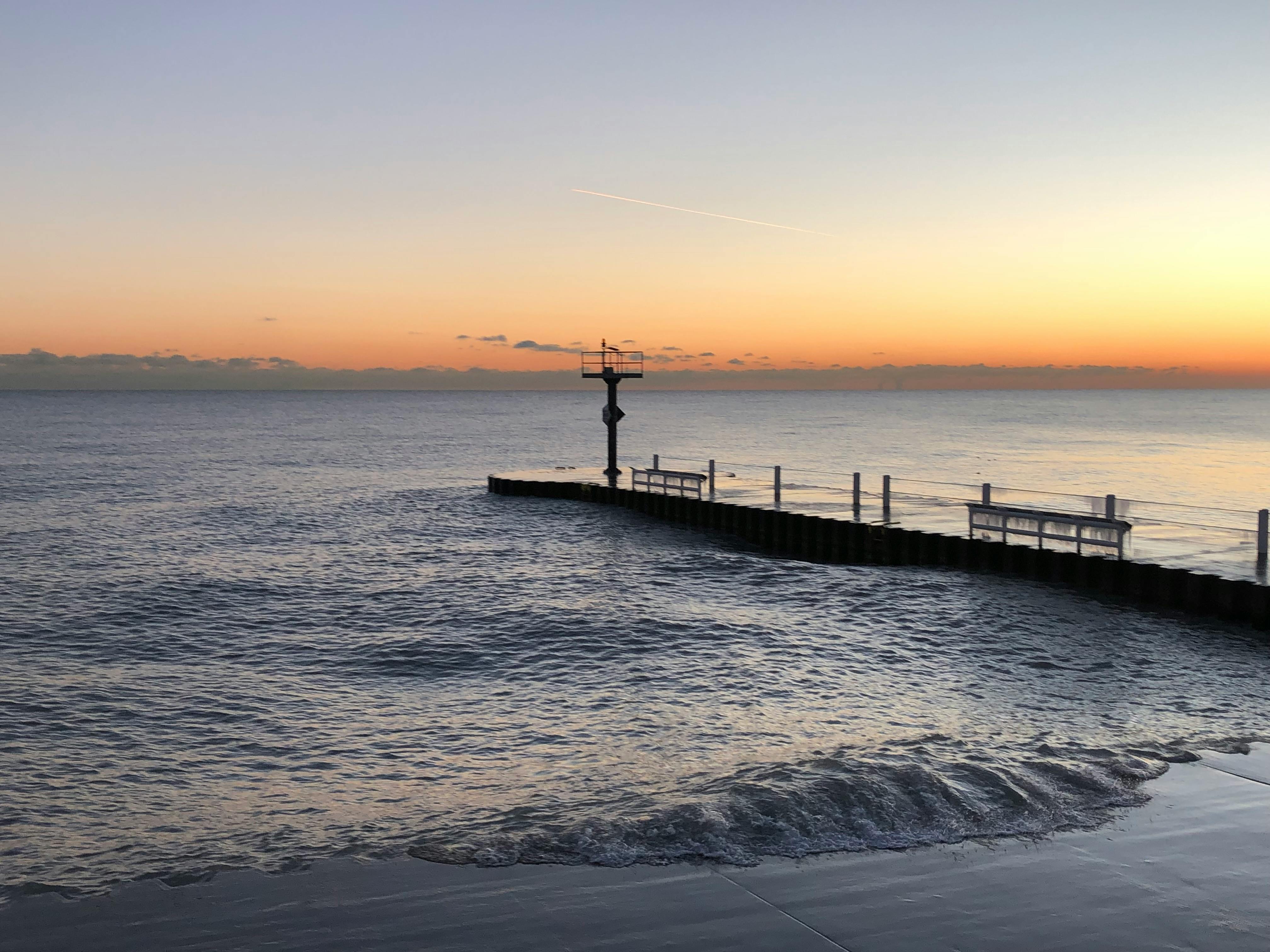 chicago lakefront sunrise view - furnished apartments chicago