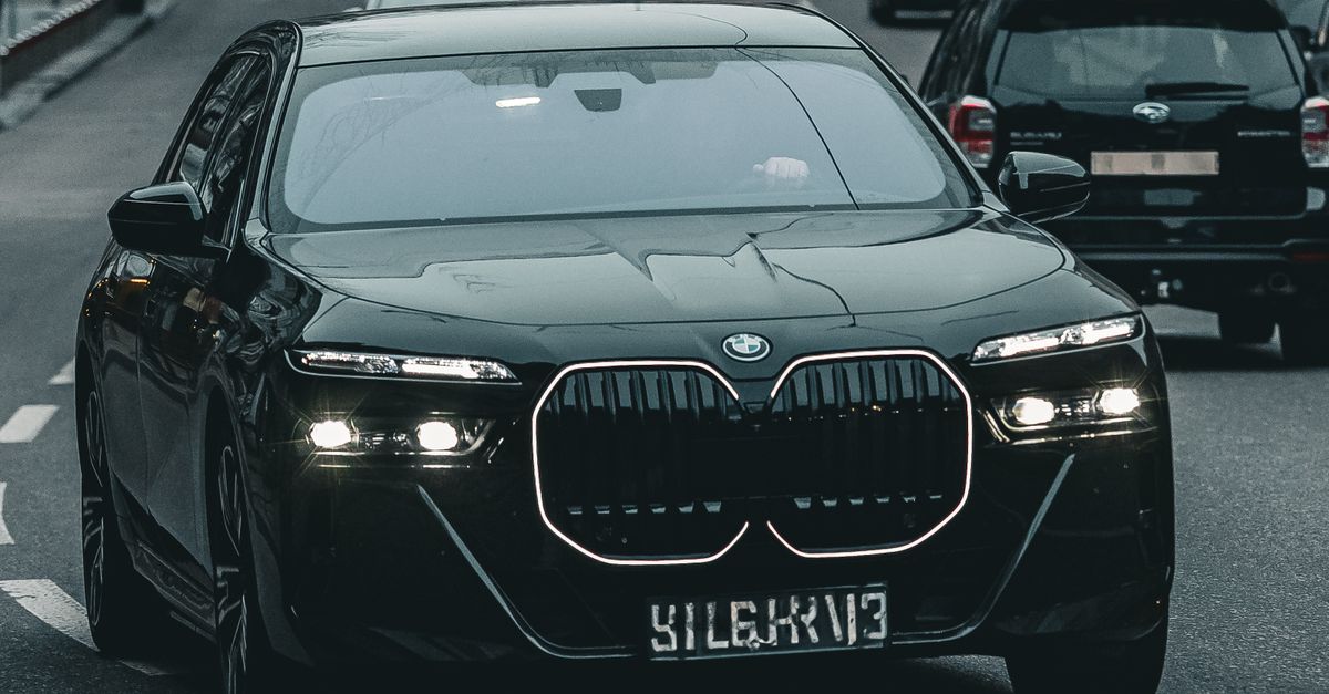 Профессиональные студийные фотографии автомобилей