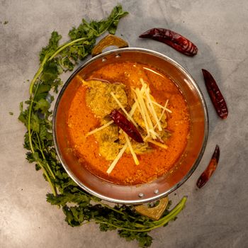 Préparation de repas de hash de poulet et patate douce