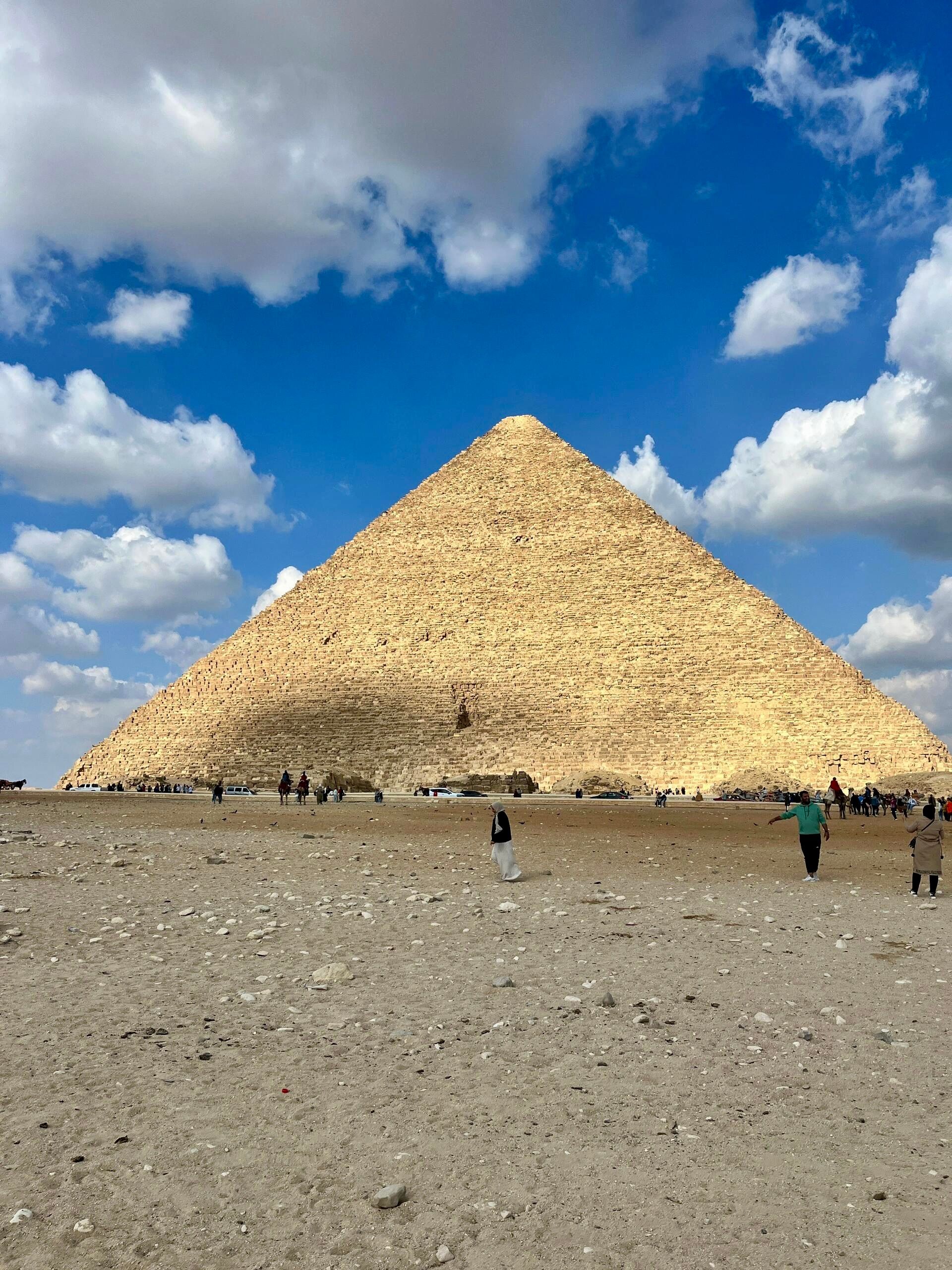 Majestic View of the Great Pyramid of Giza · Free Stock Photo