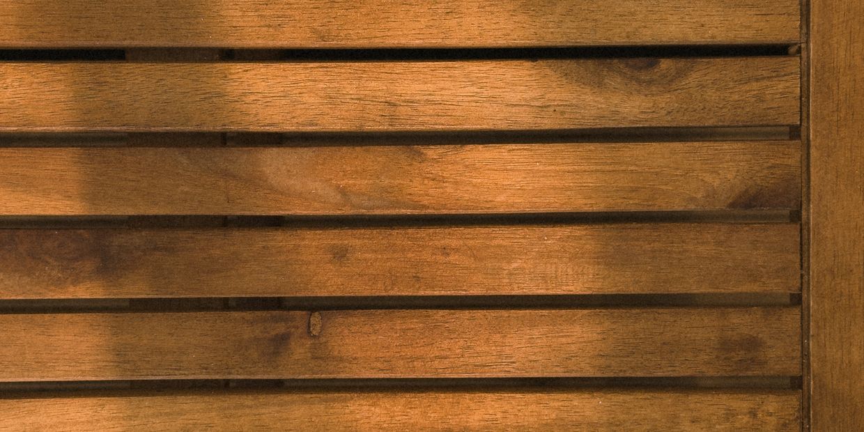A slatted oak surface, a natural material