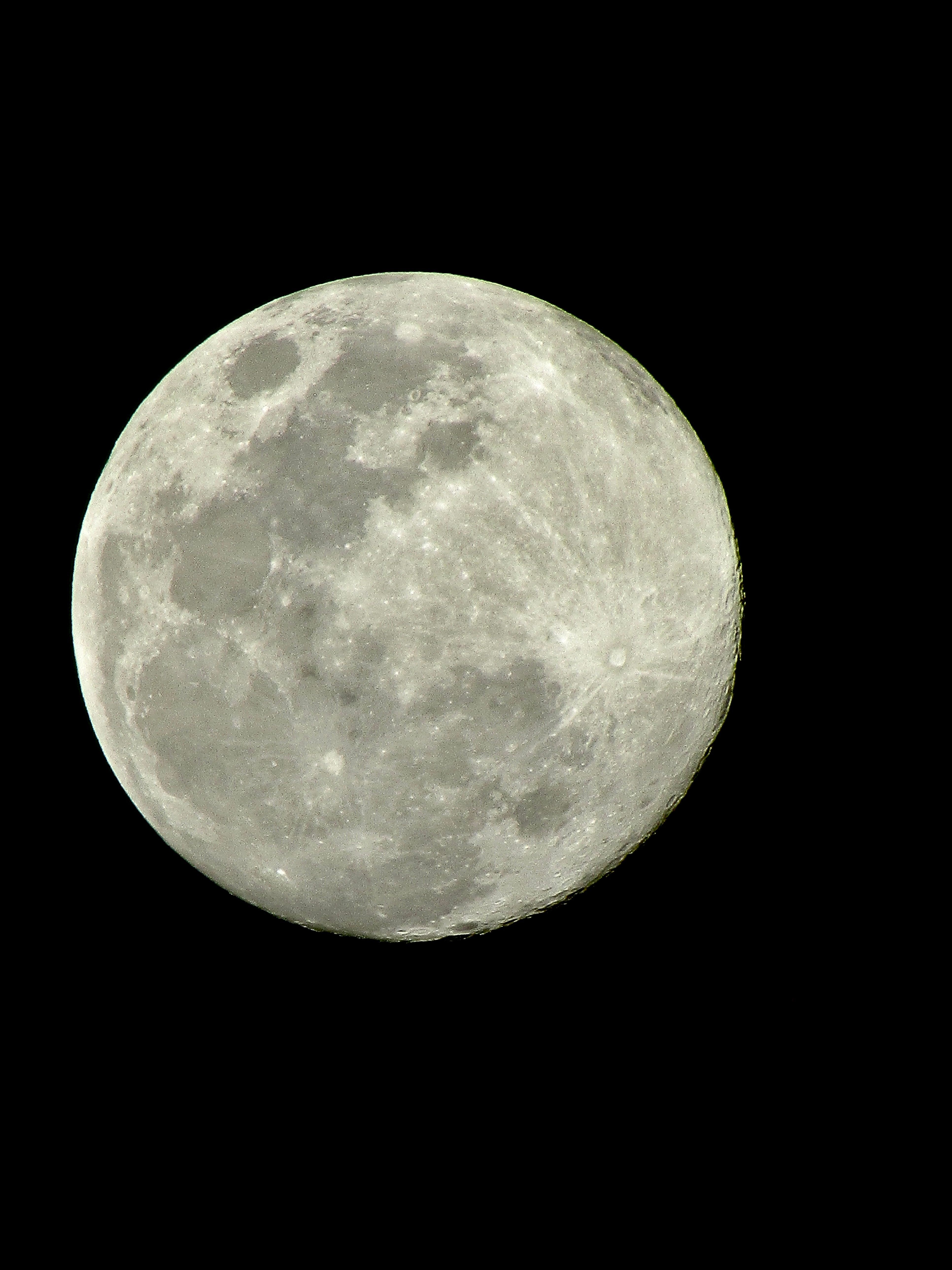 A mesmerizing full moon captured over the night sky of Tepotzotlán, Mexico.