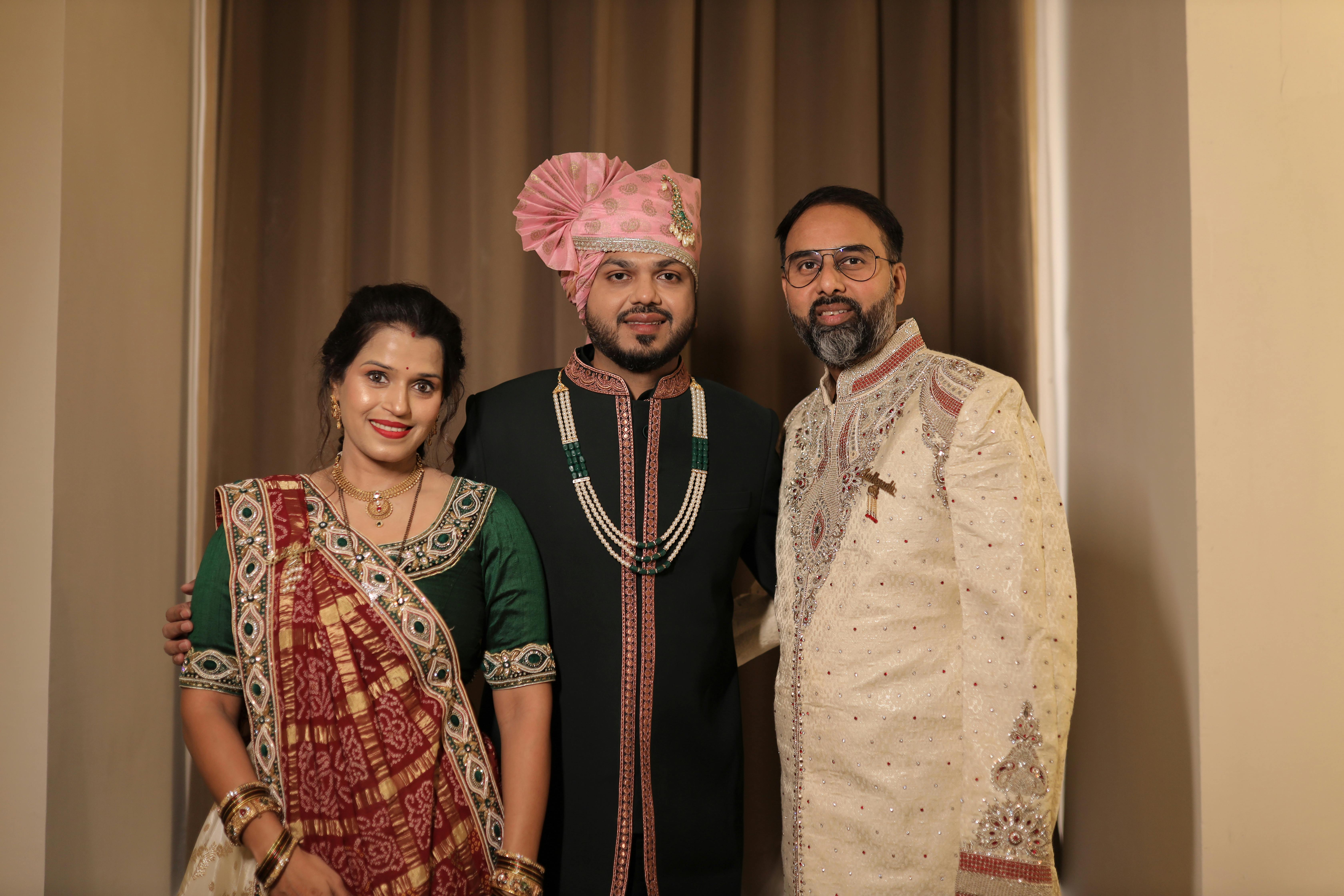 Saas Bahu Achaar Pvt. Ltd. Web Series: Release Date, OTT Platforms, Review, Trailer, Star Cast, Songs, Posters — Photo by Fot