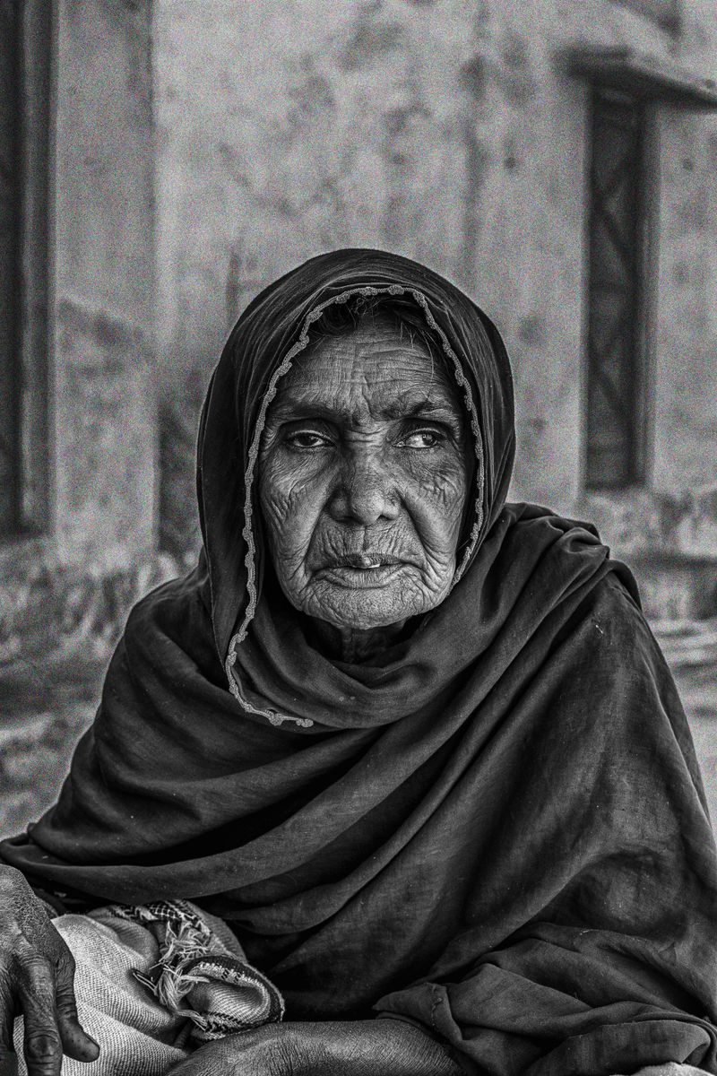 Portrait of Elderly Woman in Black and White · Free Stock Photo