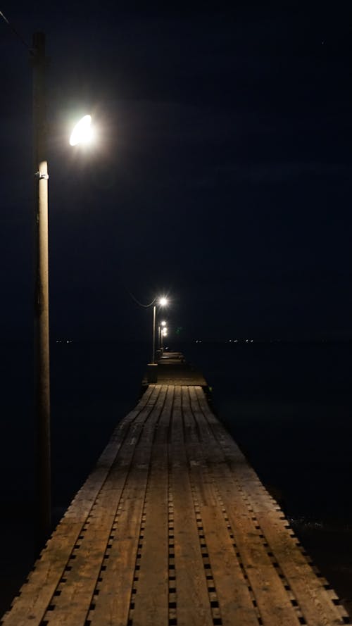 Gratis lagerfoto af anløbsbro, hav, nat