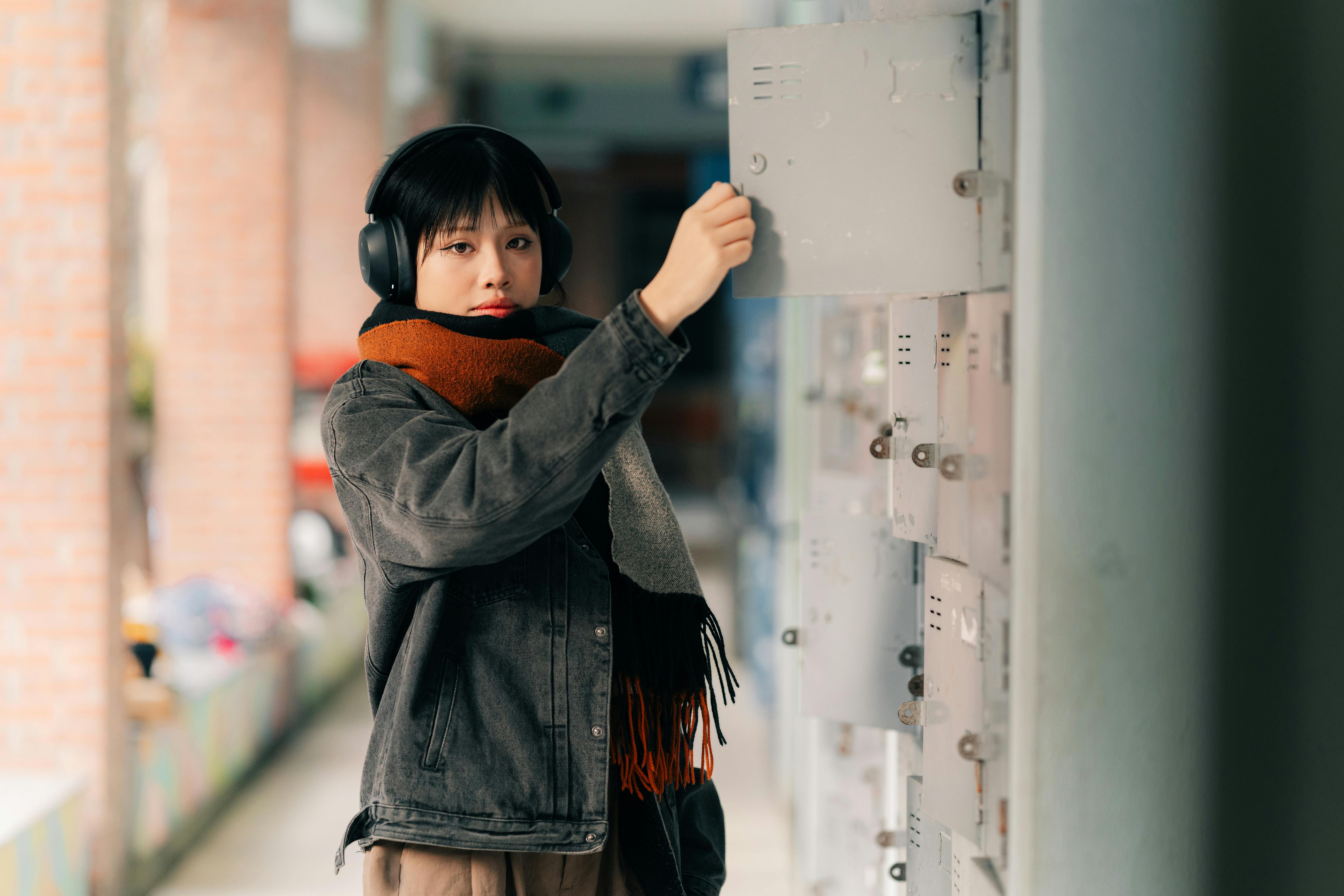 Student giving a presentation to a seminar group