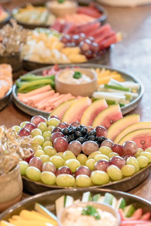 Colorful Fruit and Vegetable Platter Display · Free Stock Photo