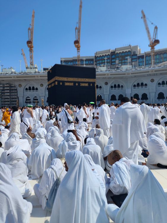 Pilgrims Gather At Kaaba For Hajj Ritual Free Stock Photo pilgrims-gather-at-kaaba-for-hajj-ritual-free-stock-photo