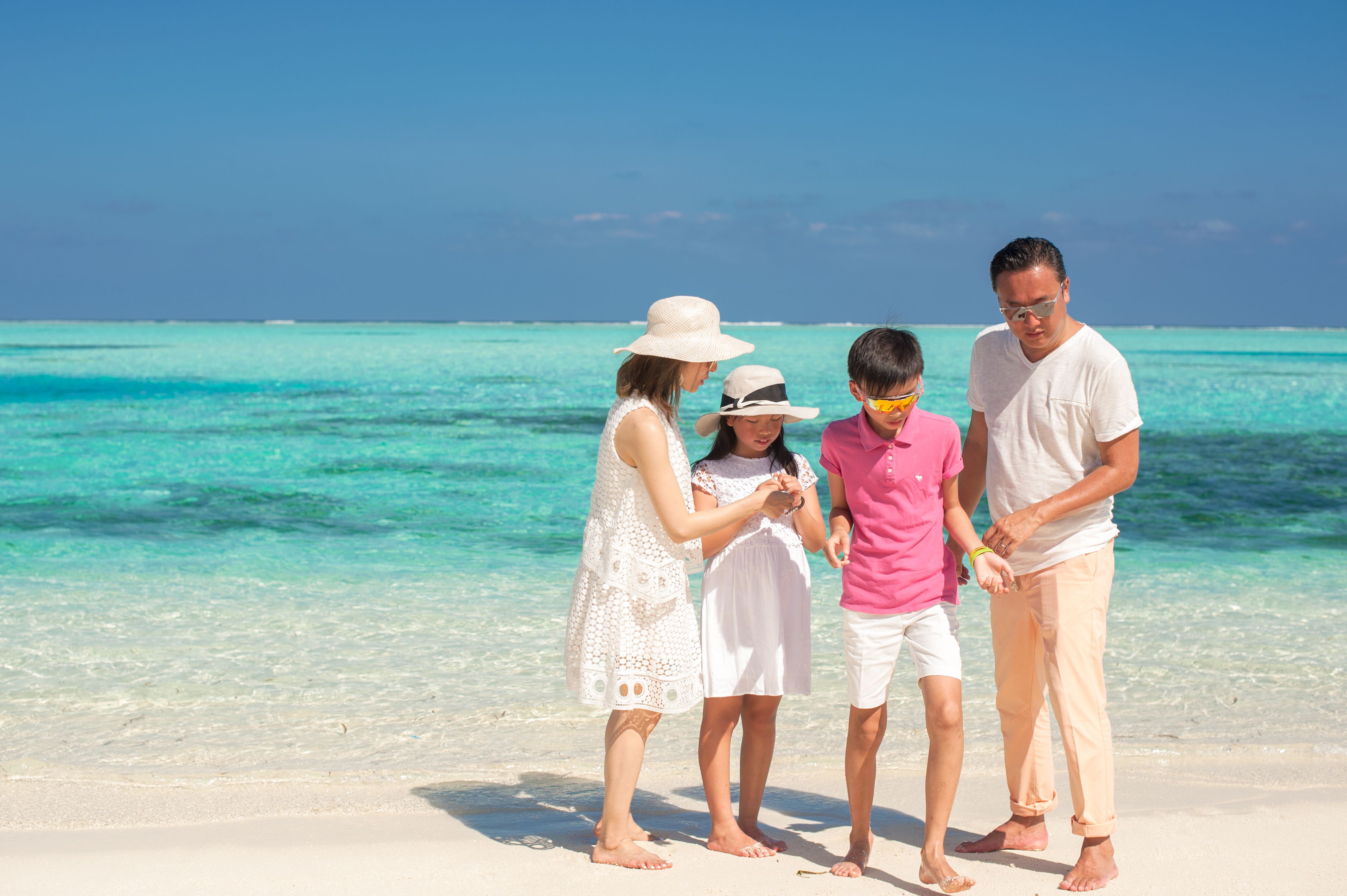 Family Traveller-Sailawaze Live showcases immersive travel inspiration — Photo by Asad Photo Maldives on Pexels