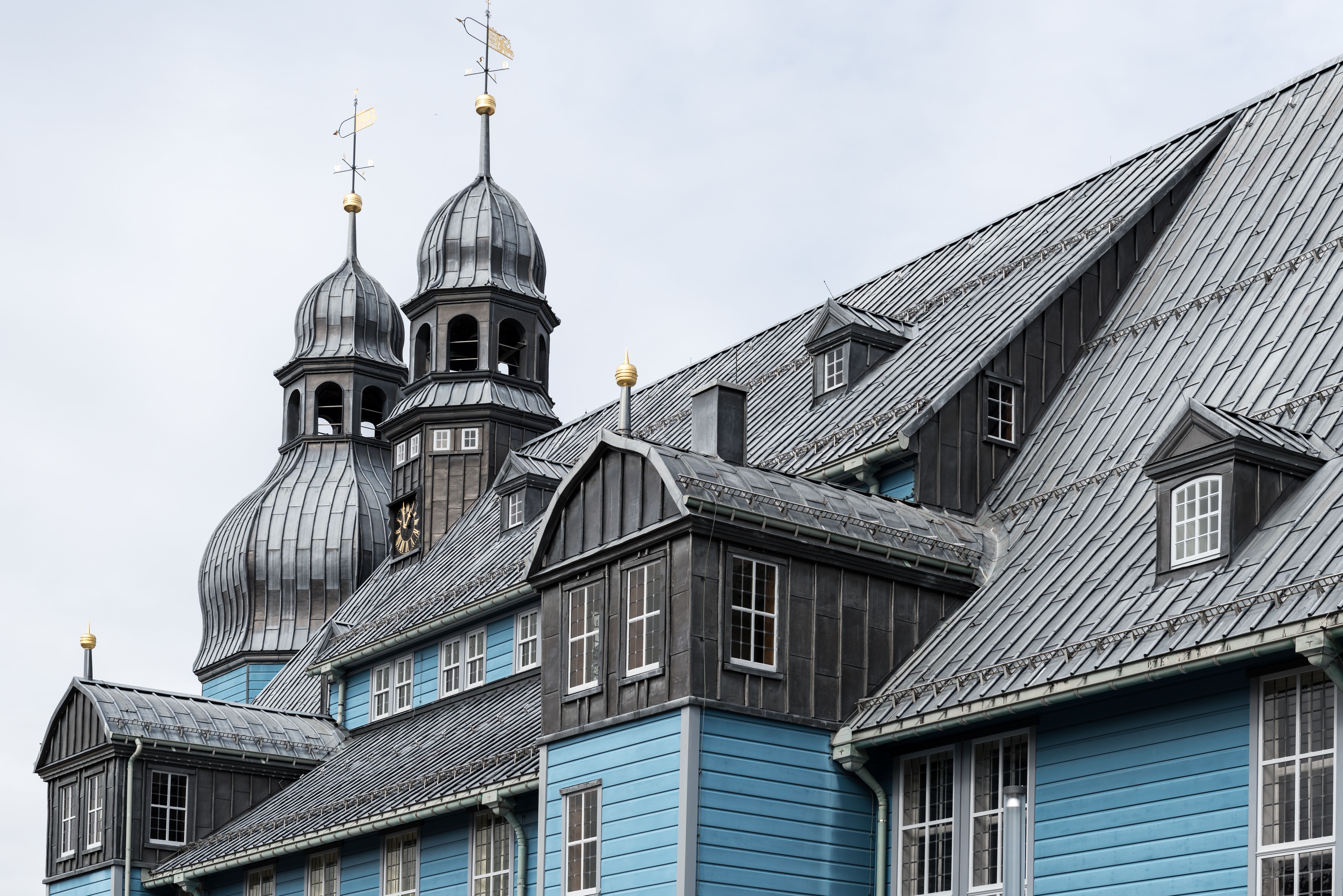 Découvrez l'architecture en bois saisissante de l'église historique de Clausthal-Zellerfeld à Niedersachsen, en Allemagne.