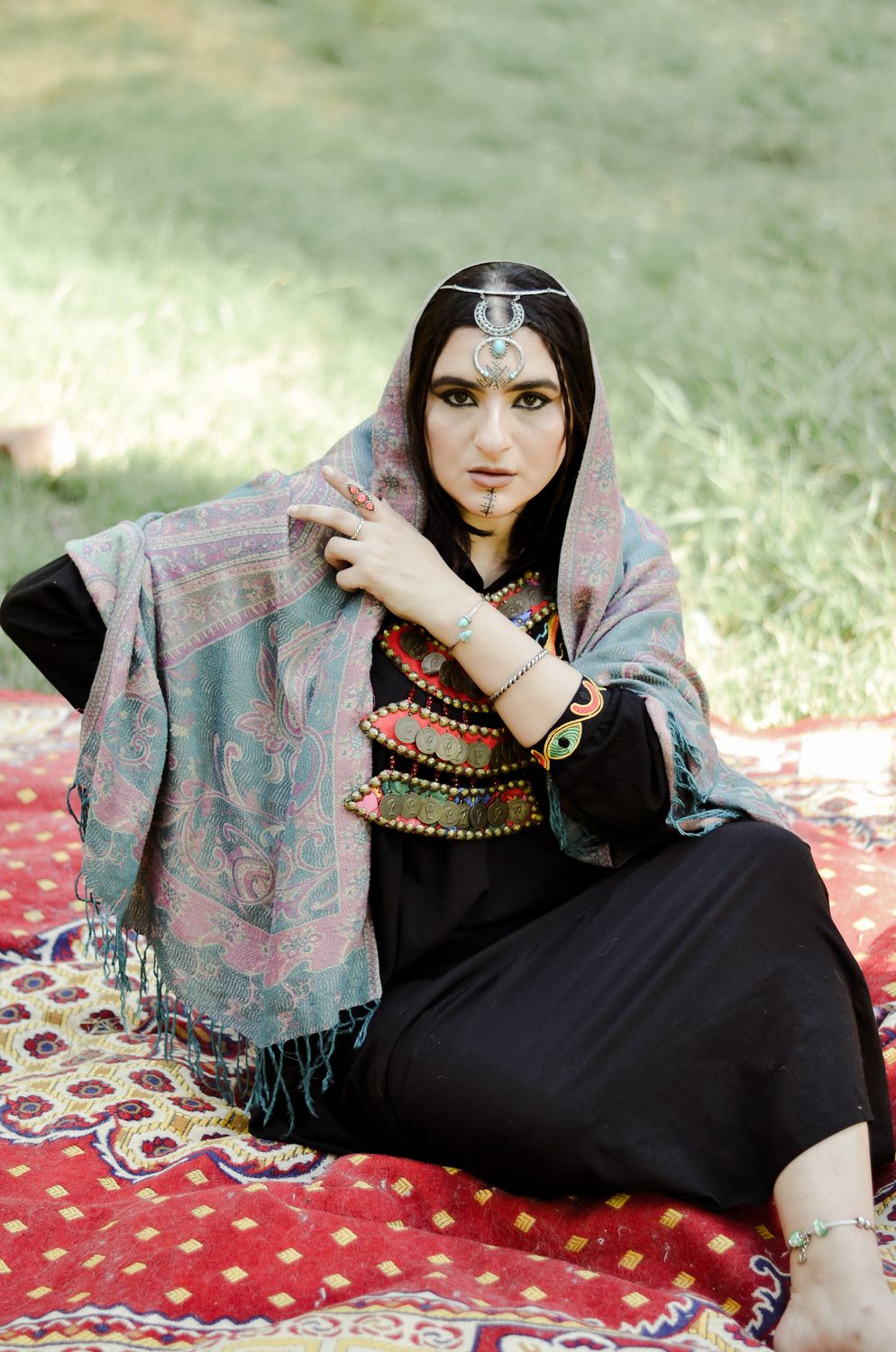 Traditional Fashion Portrait in Cairo Garden · Free Stock Photo