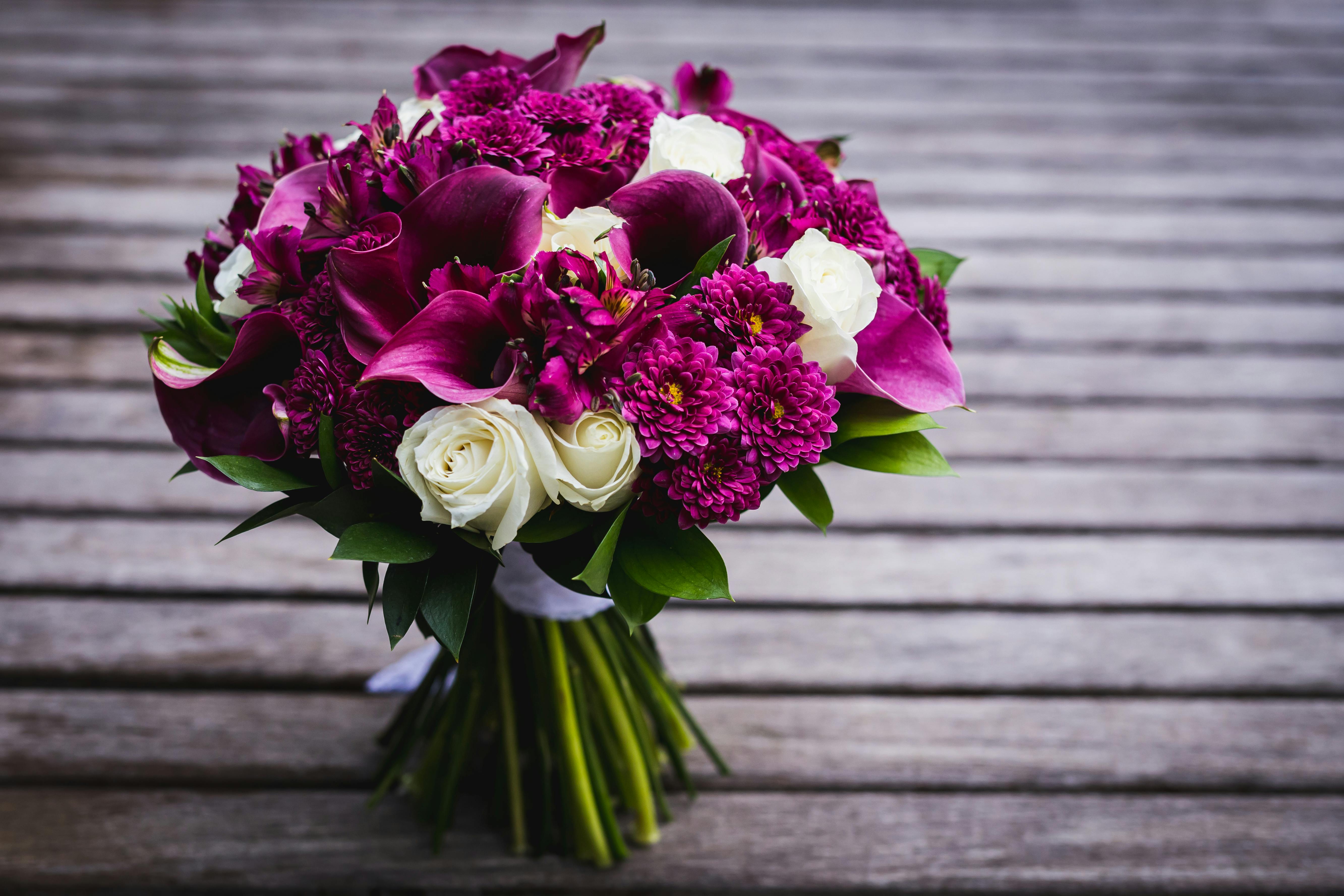 Bouquet of pink and white flowers