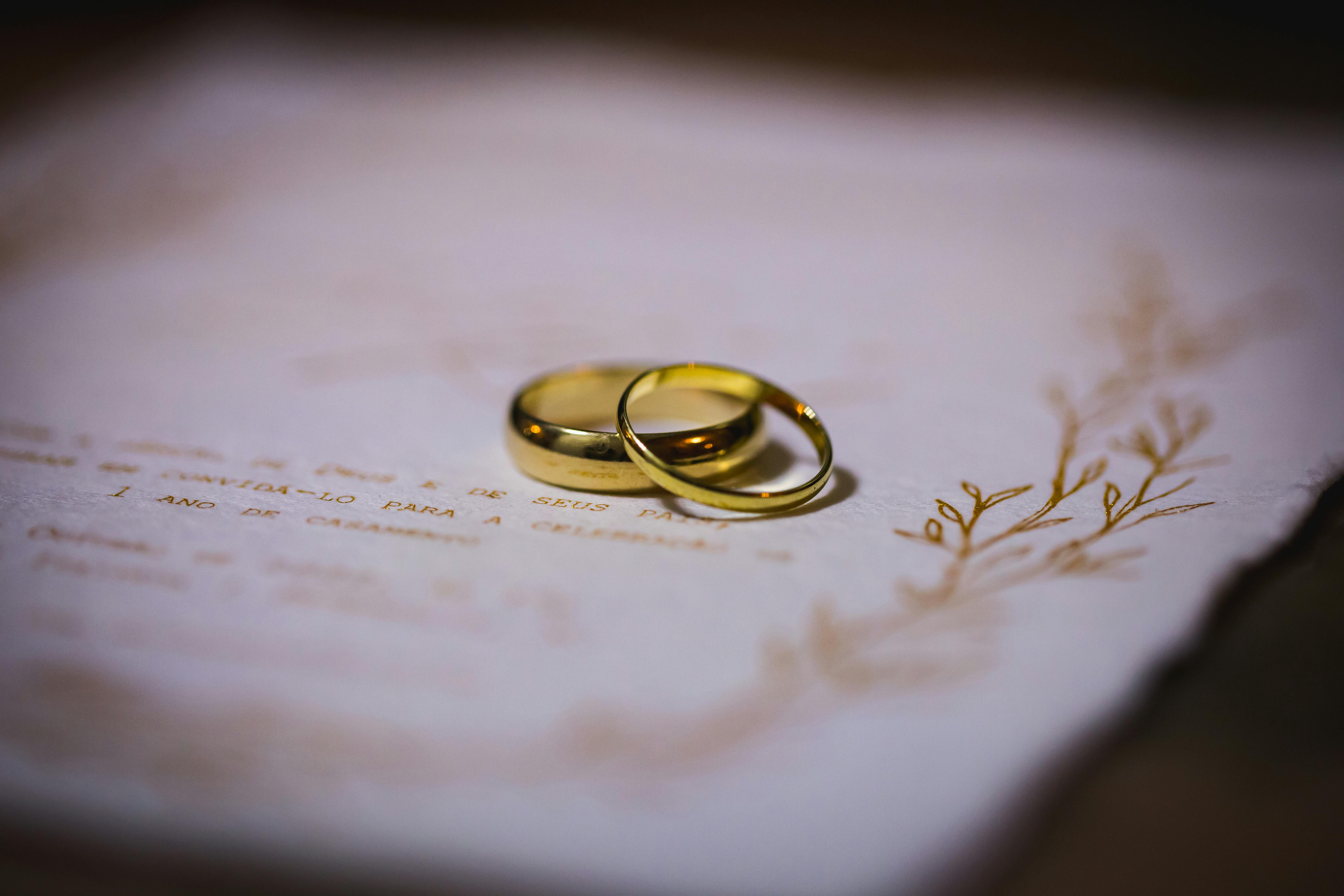 family law prenuptial agreements — Photo by Bruno Mattos on Pexels